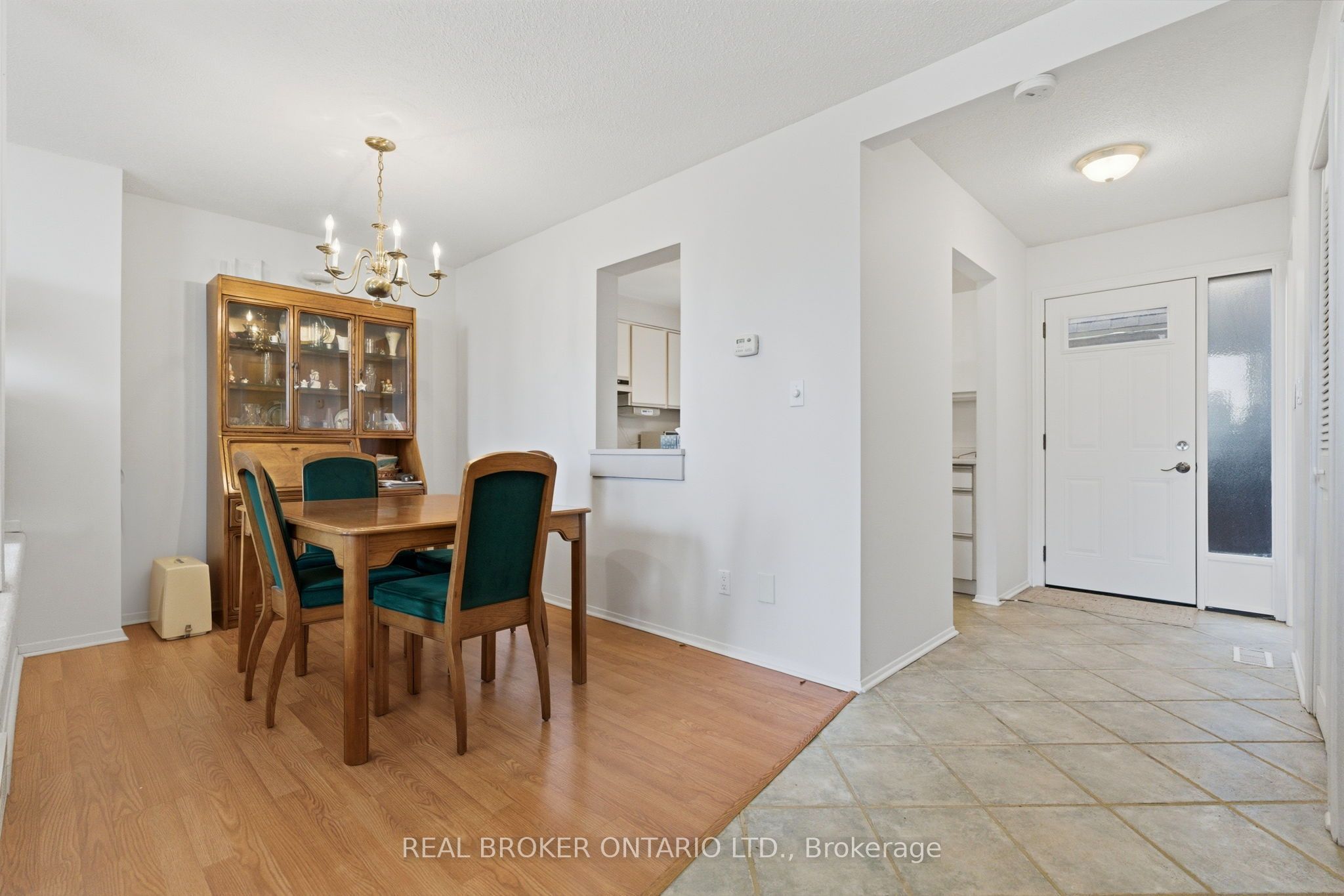 122 Lakeshore Road 46 Property Photo 9