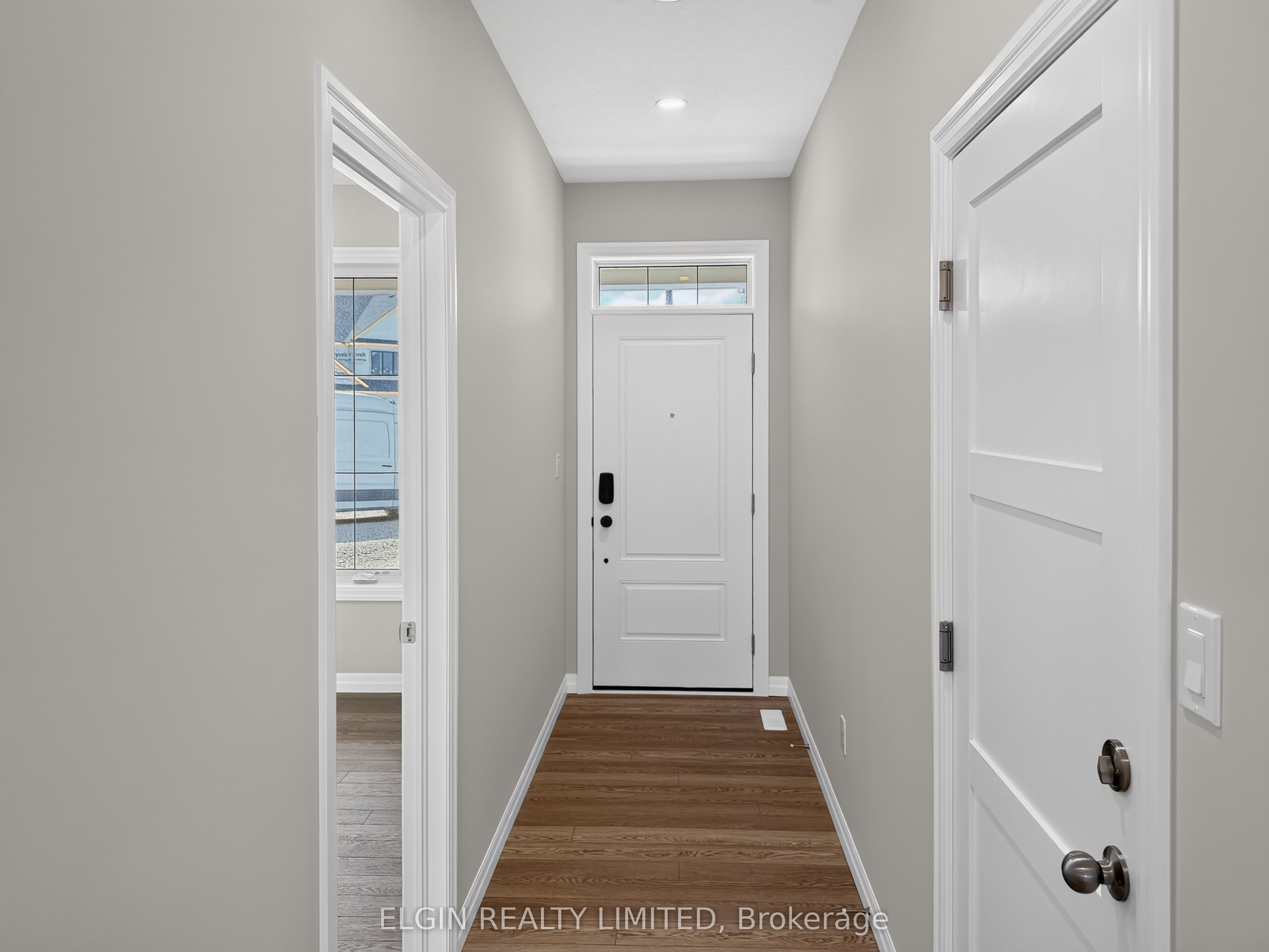 8 Thomas Court Property Photo 3