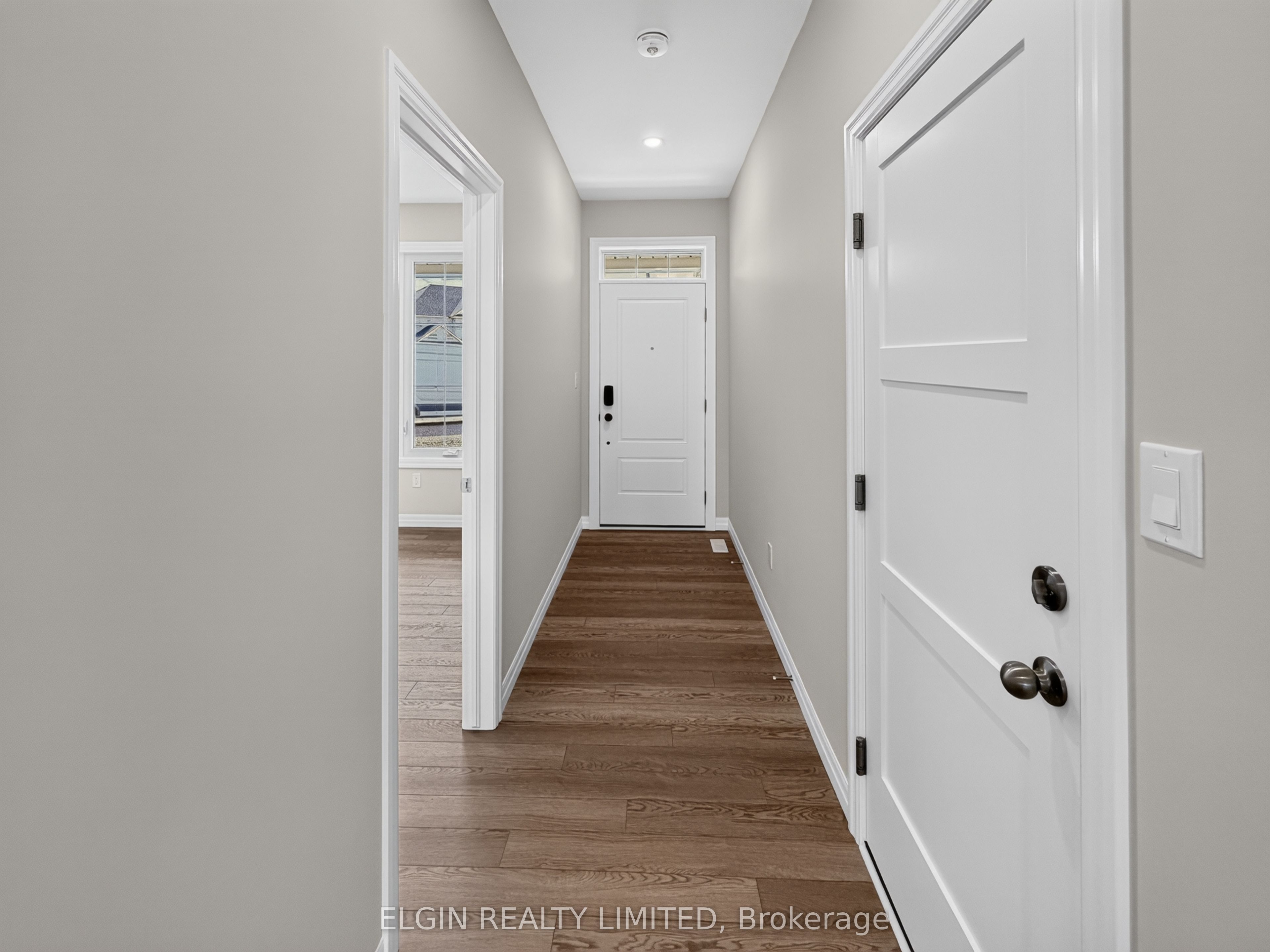 8 Thomas Court Property Photo 4