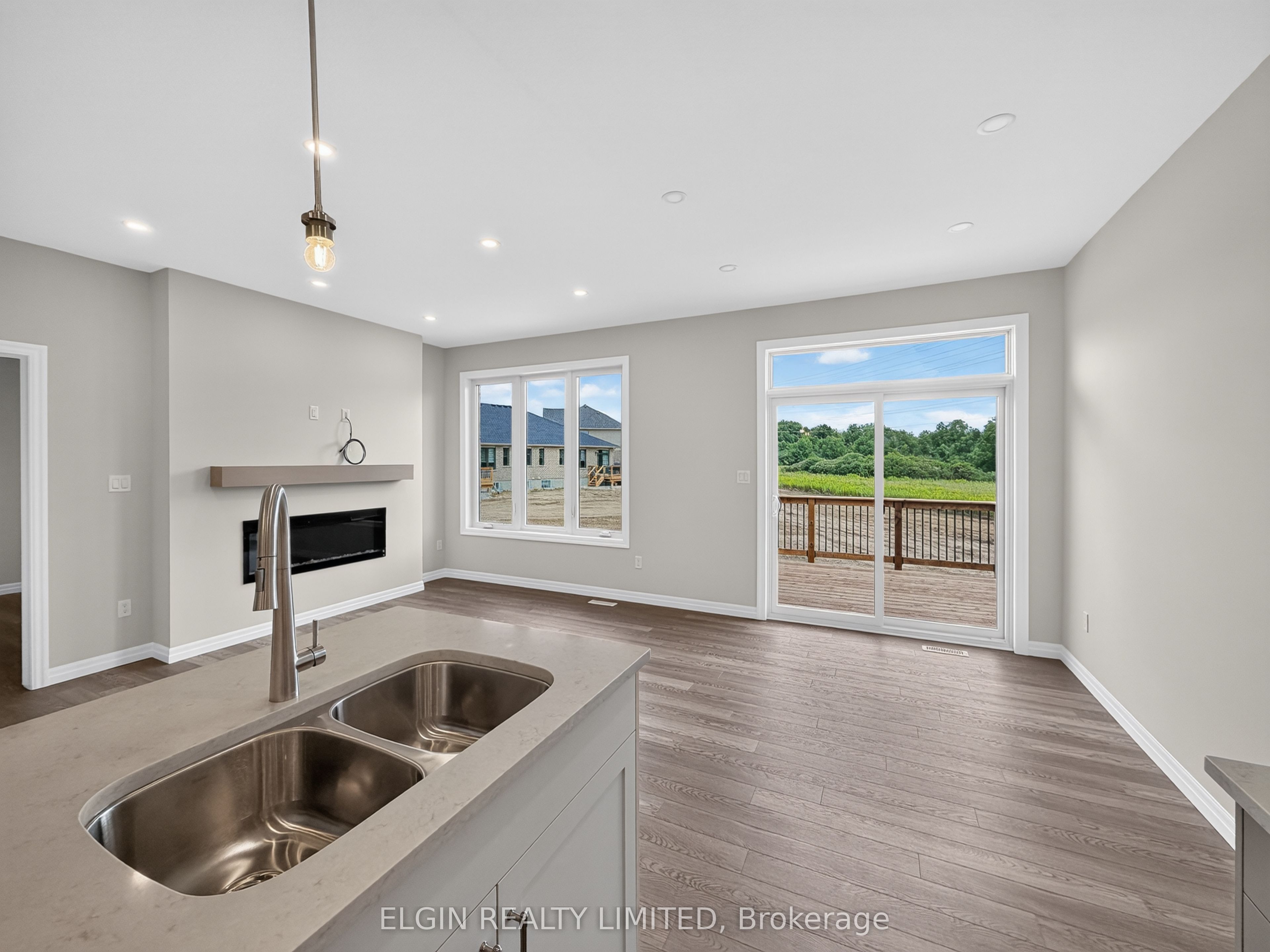 8 Thomas Court Property Photo 14