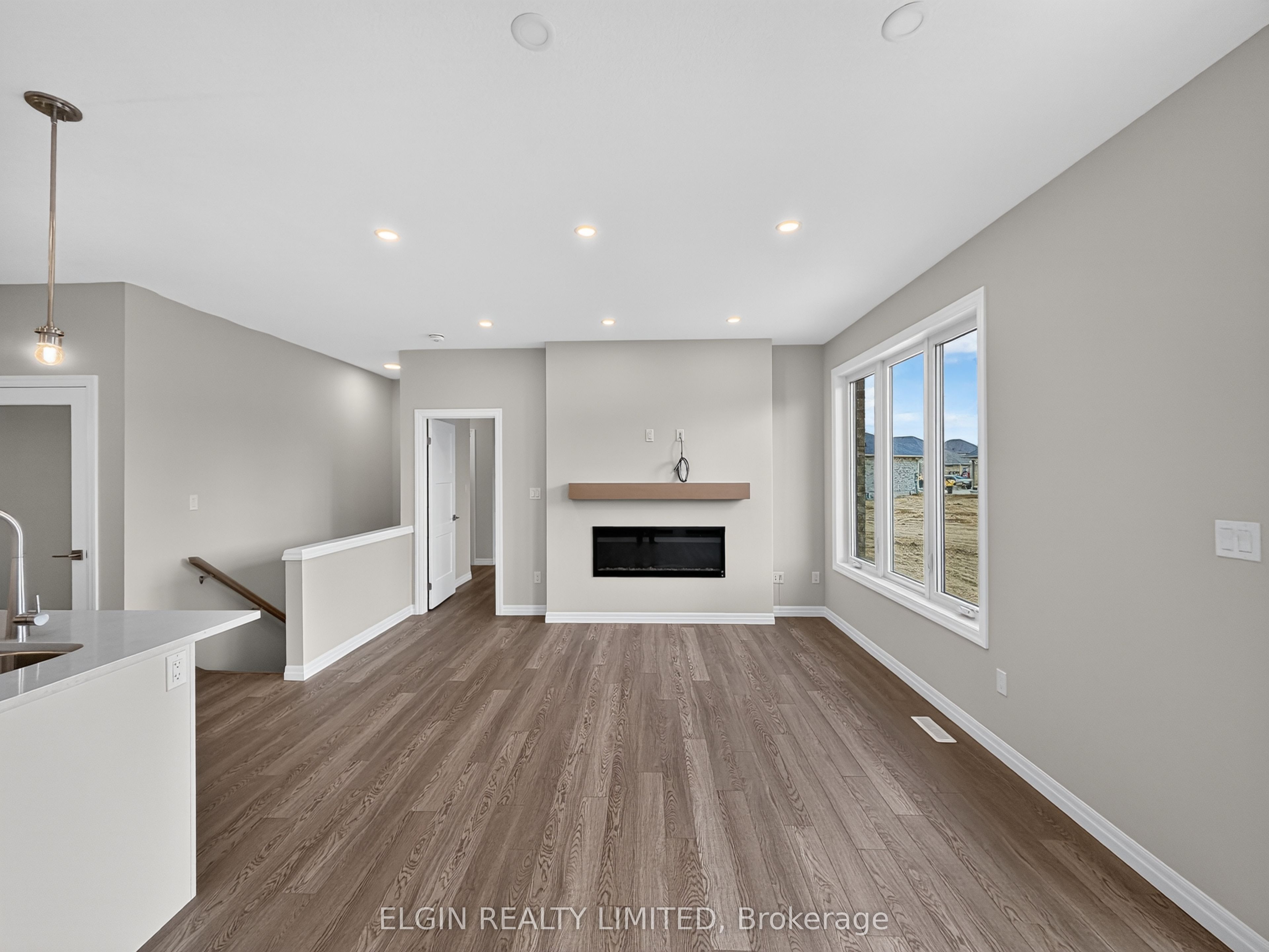 8 Thomas Court Property Photo 16