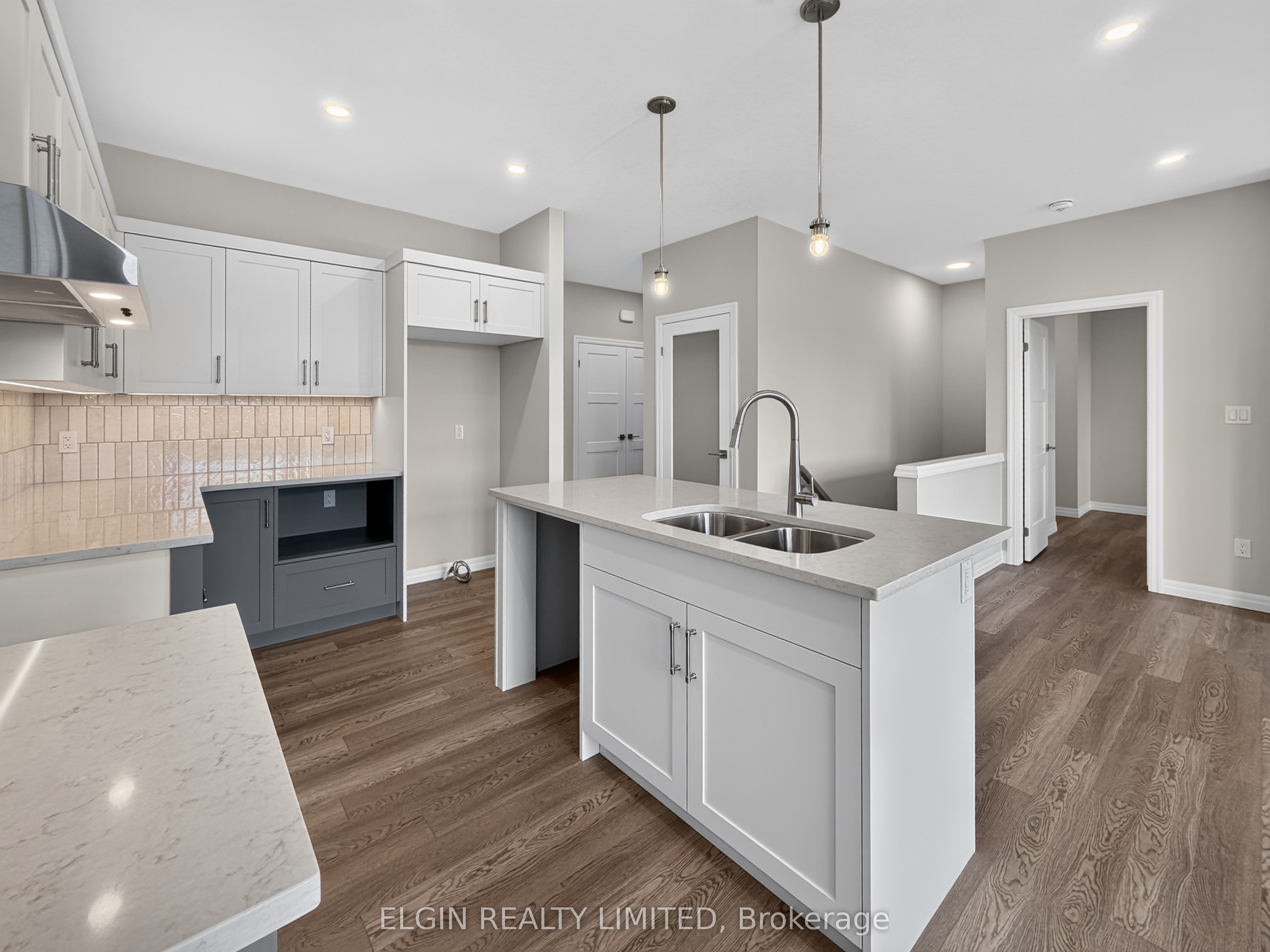 8 Thomas Court Property Photo 17