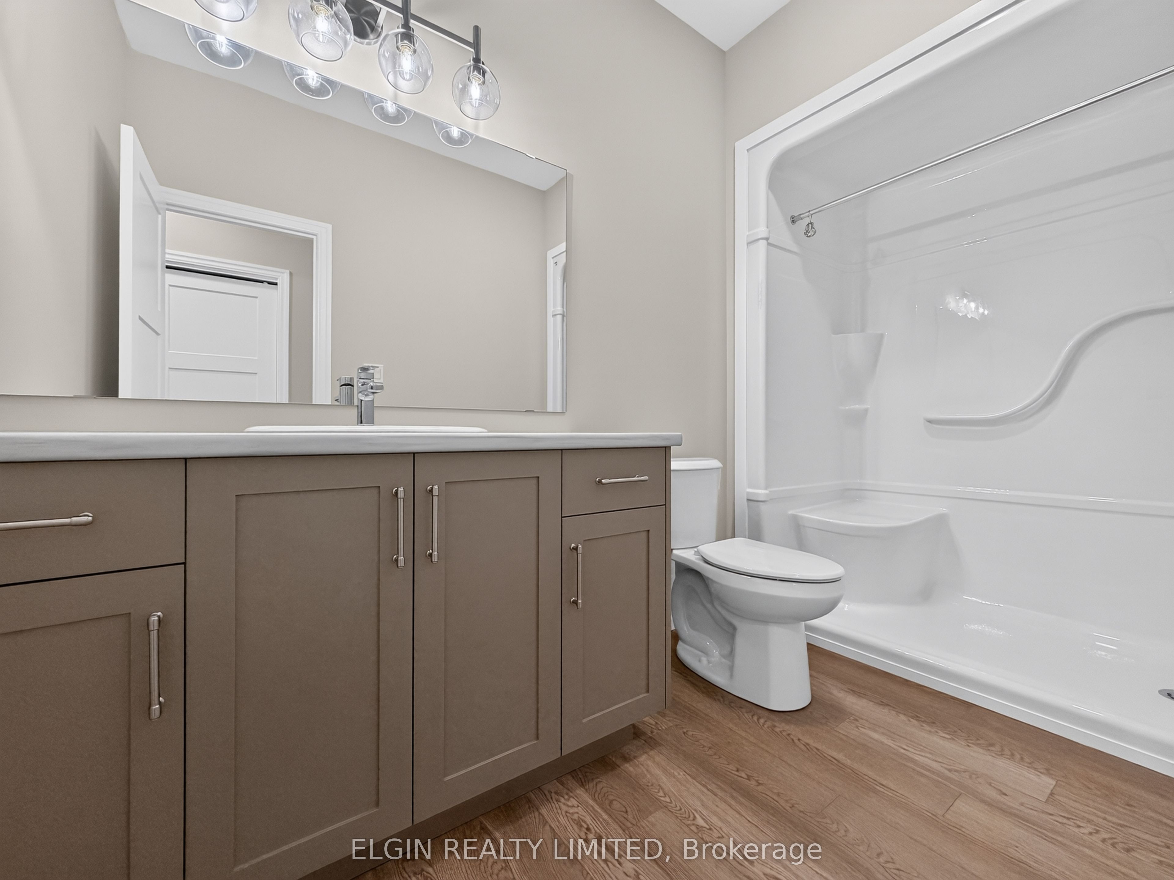 8 Thomas Court Property Photo 21