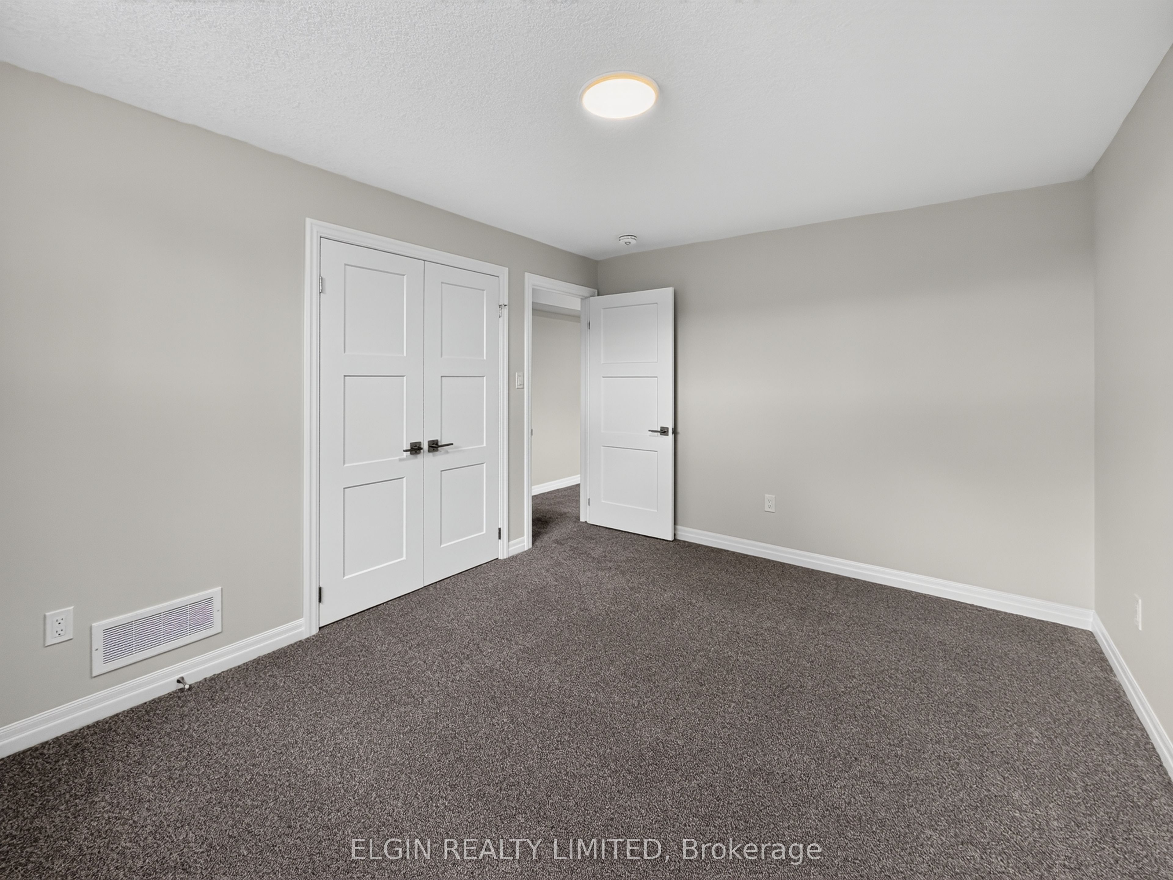 8 Thomas Court Property Photo 25