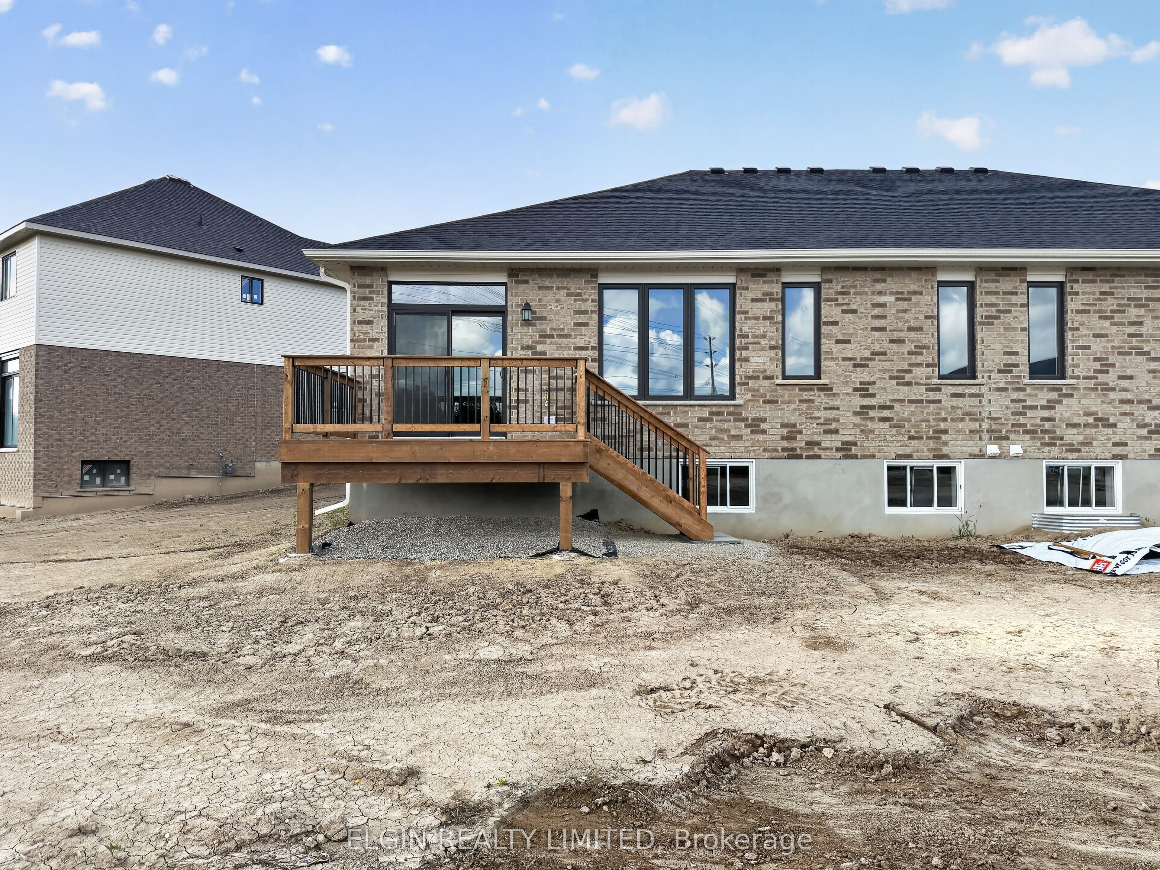 8 Thomas Court Property Photo 31