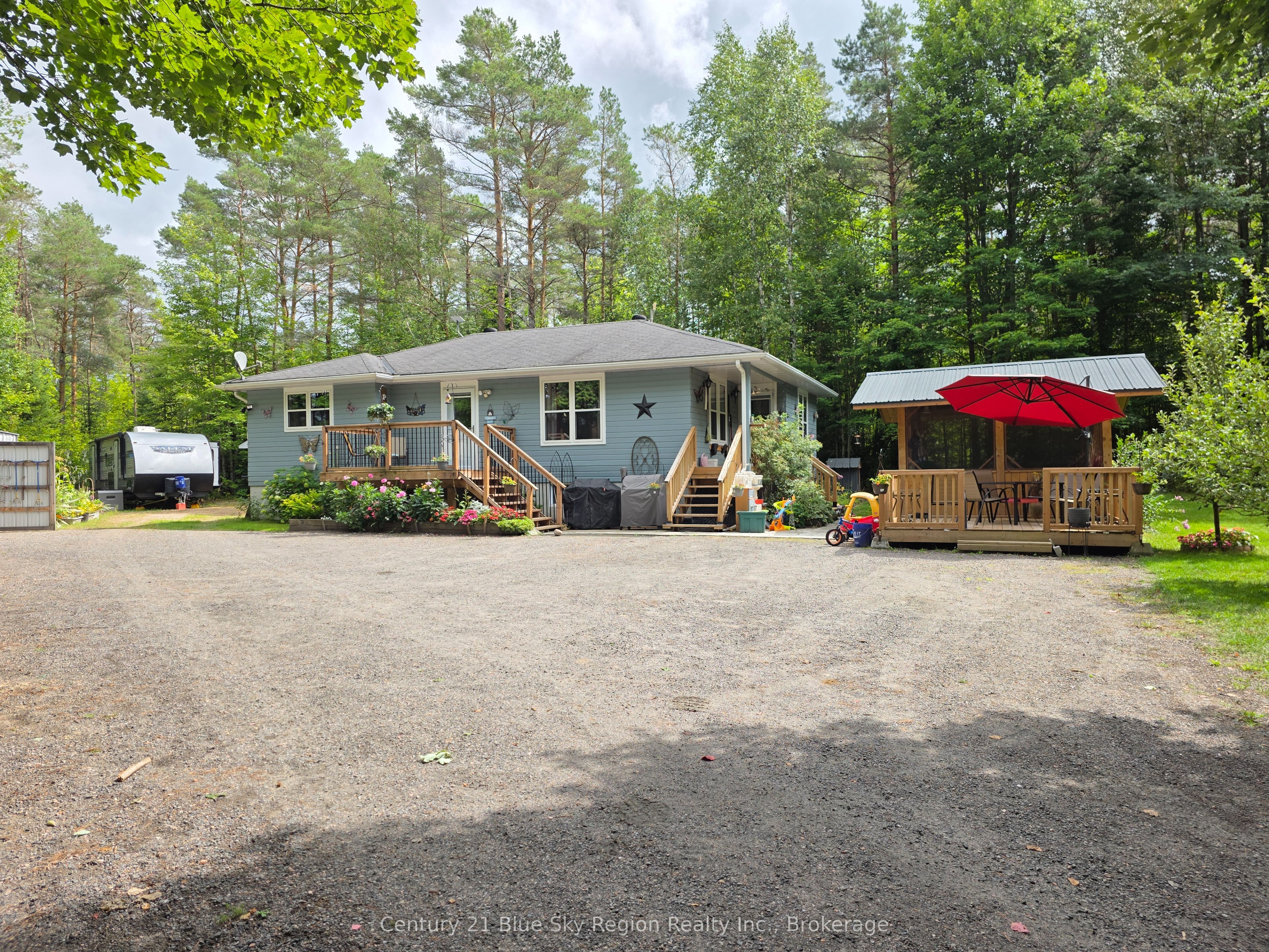 370 Gravelle Road Property Photo 1