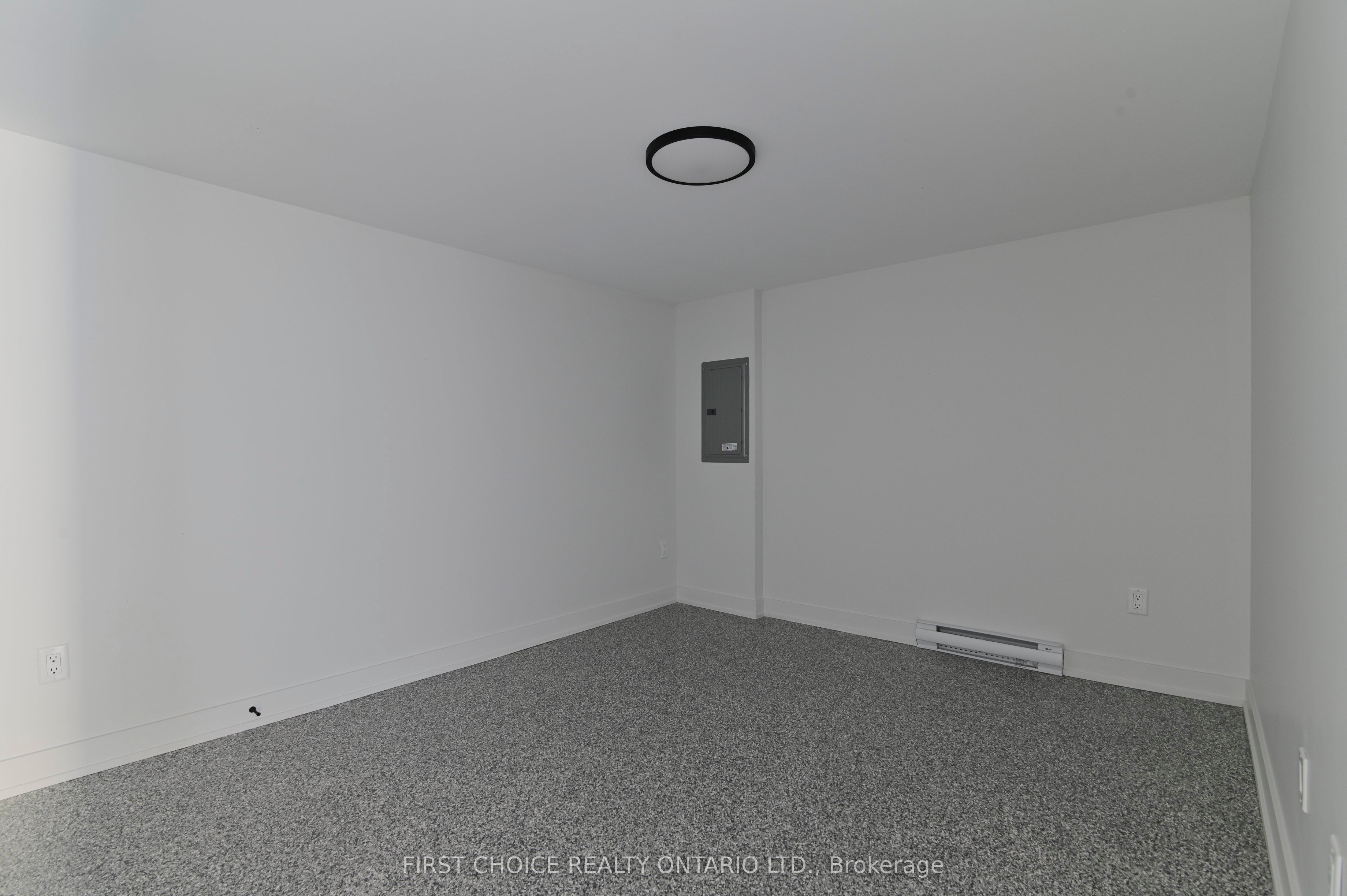 972 Dynes Road 2 Property Photo 10
