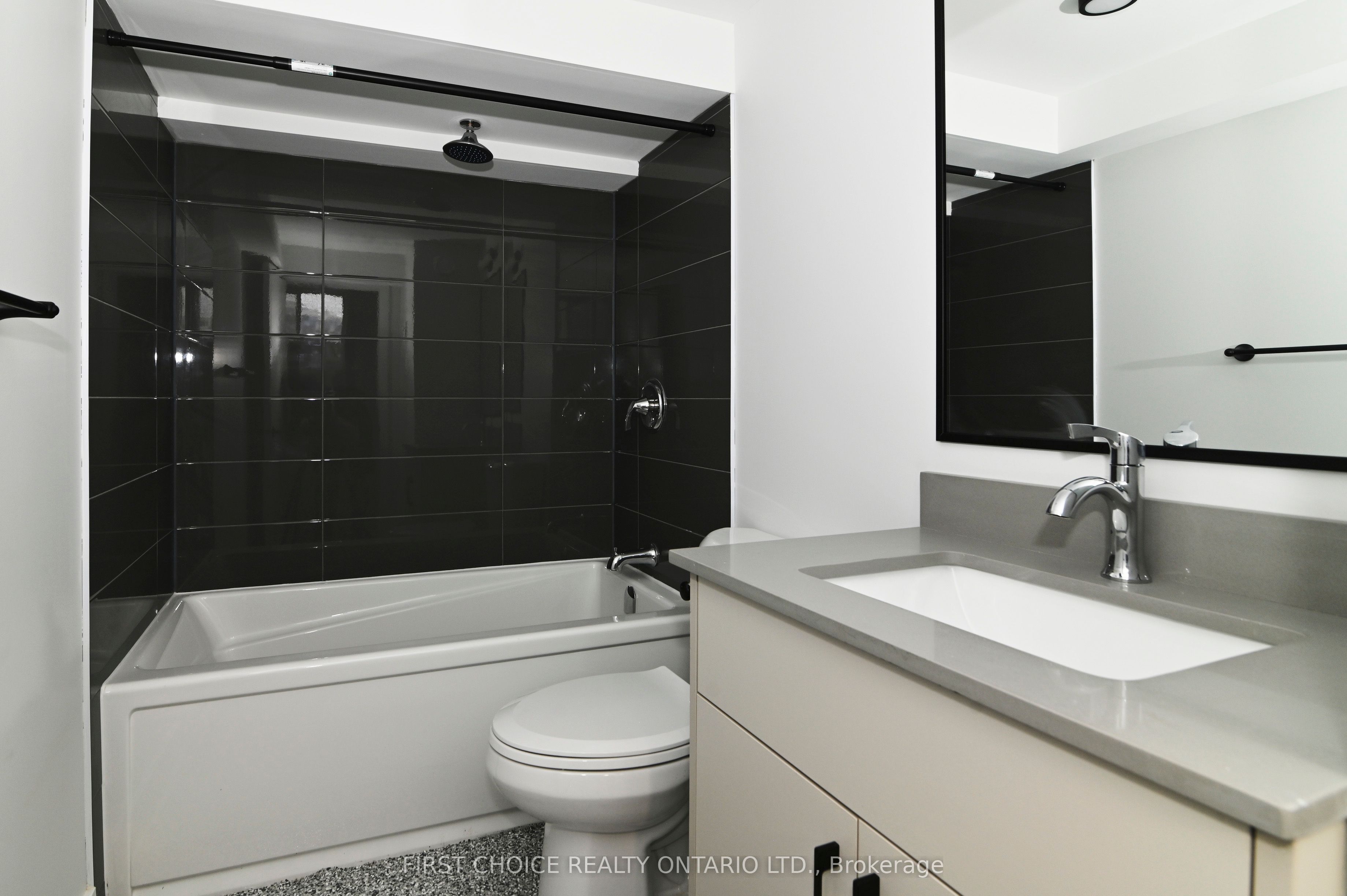 972 Dynes Road 2 Property Photo 14