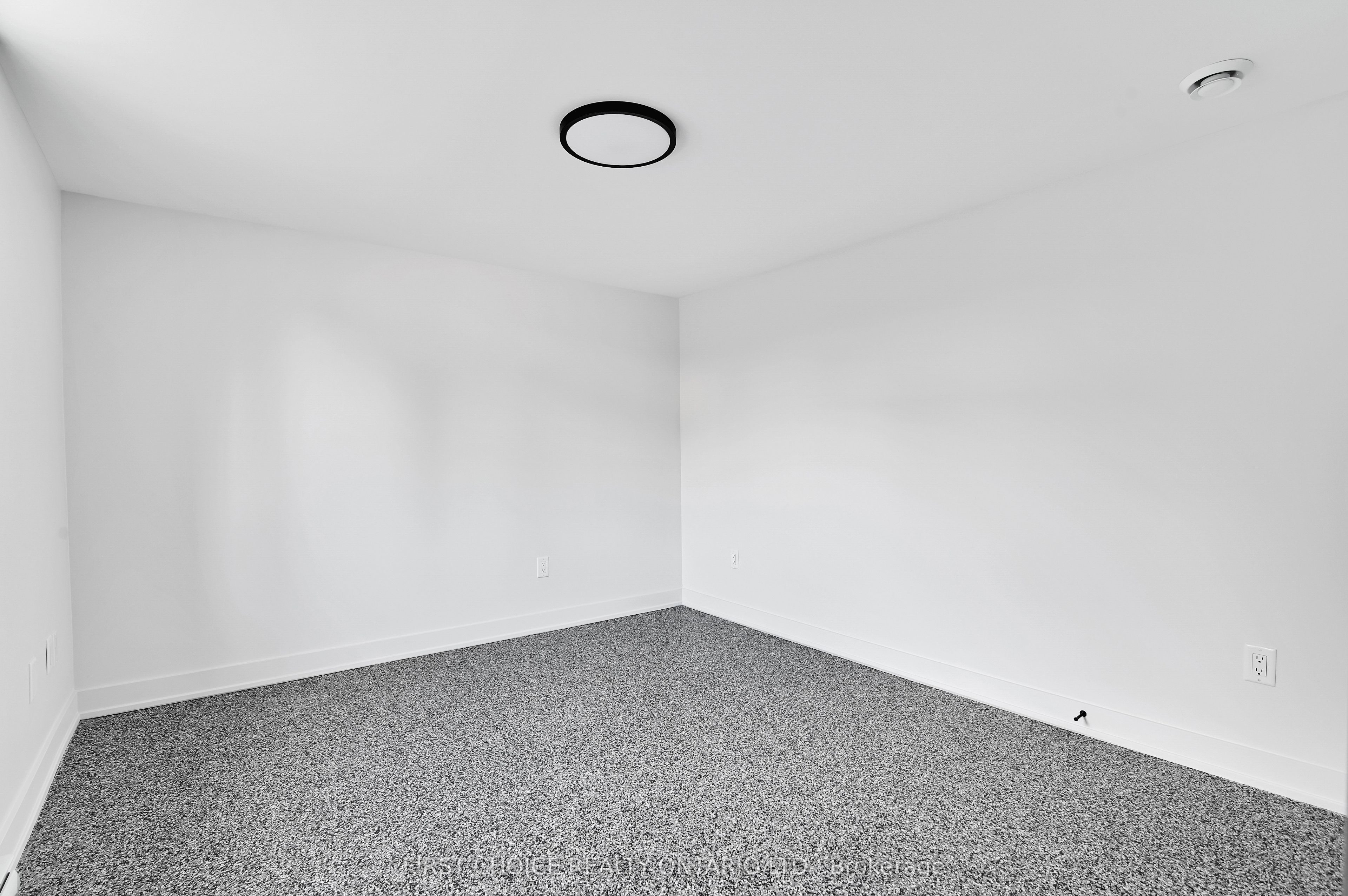 972 Dynes Road 2 Property Photo 18