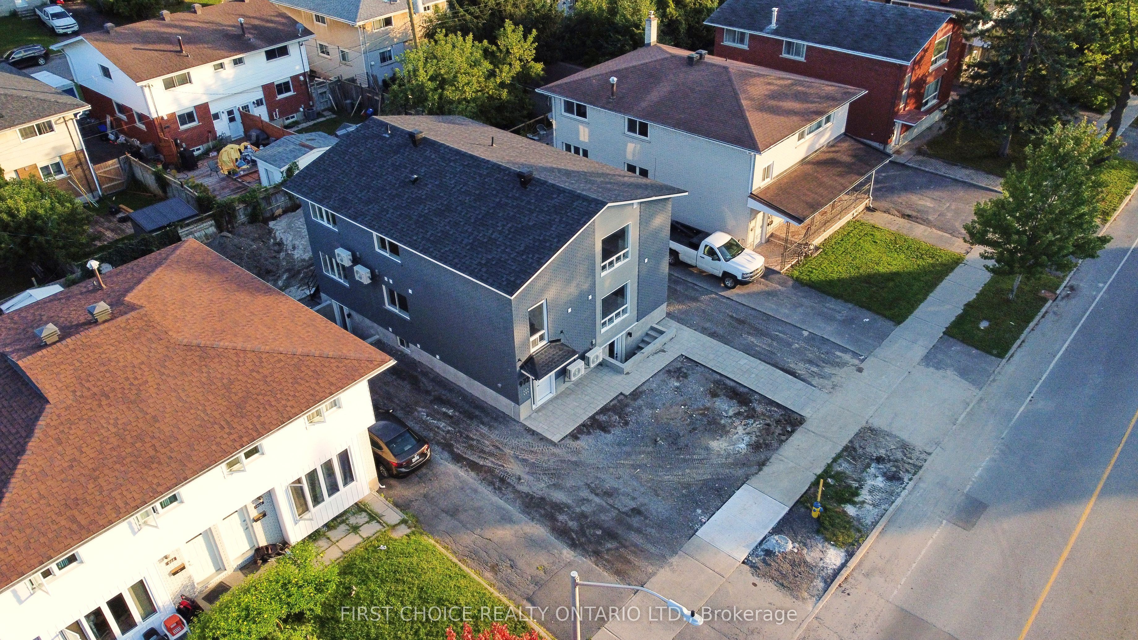 972 Dynes Road Property Photo 2