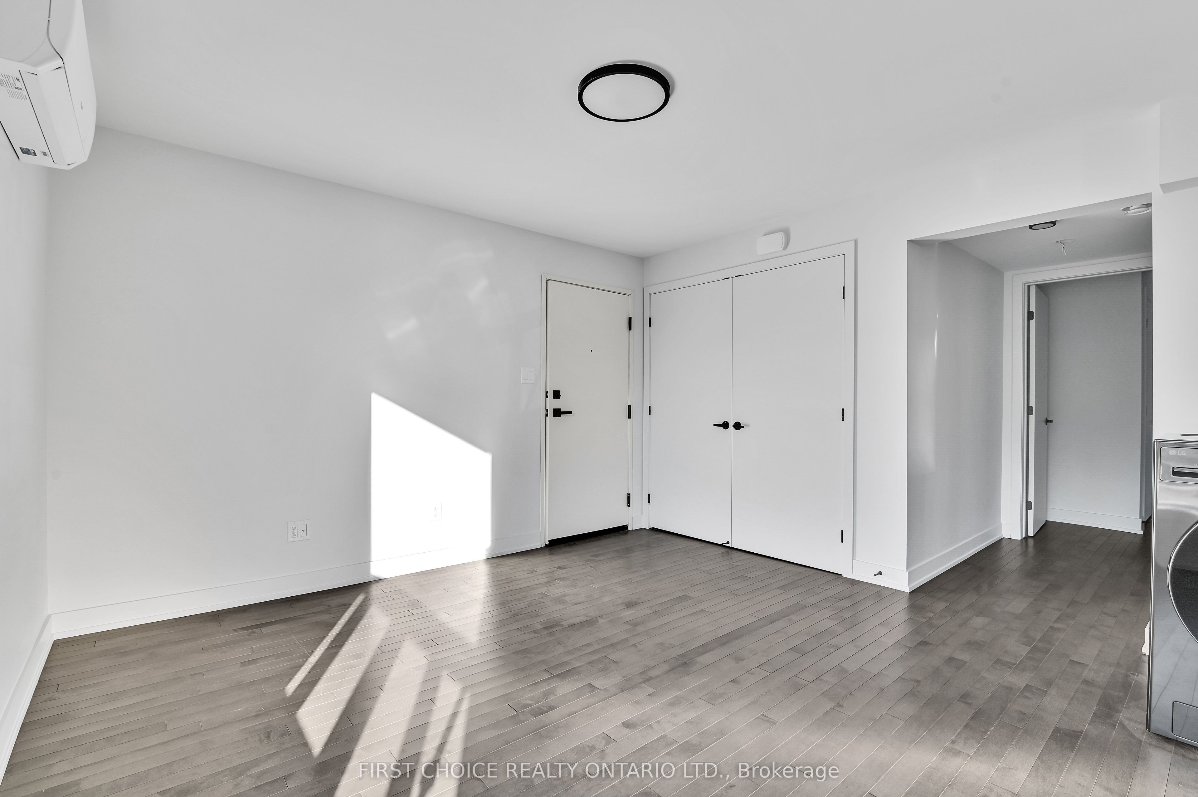 972 Dynes Road Property Photo 9