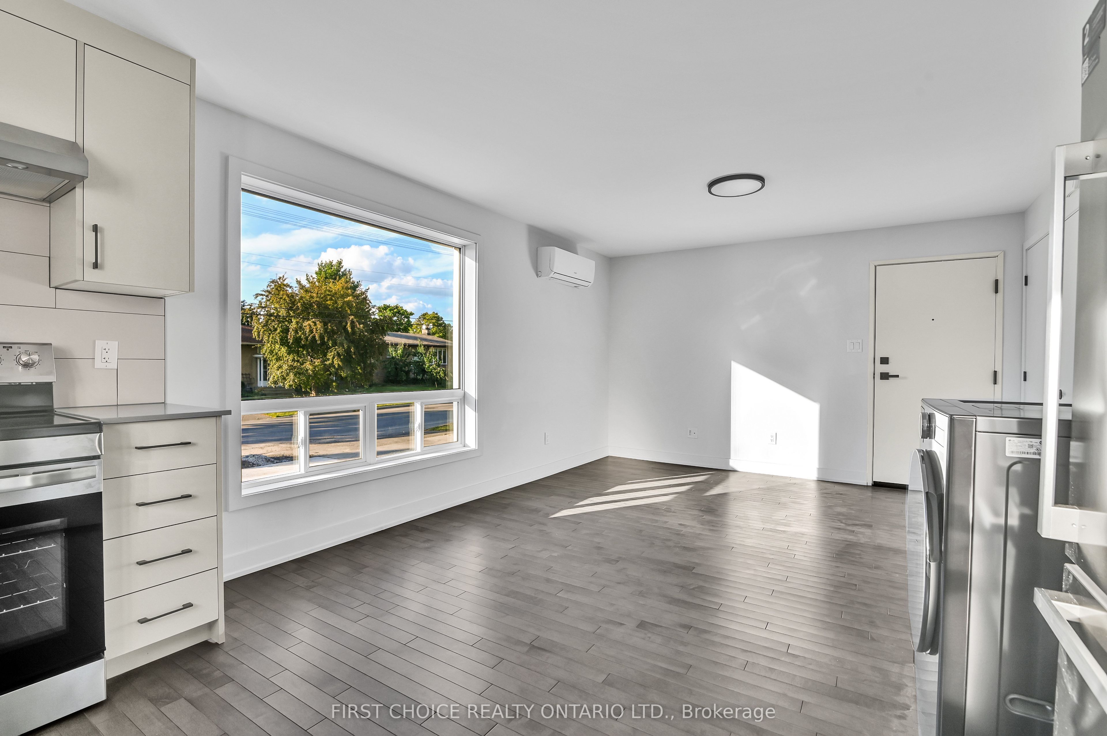 972 Dynes Road Property Photo 11