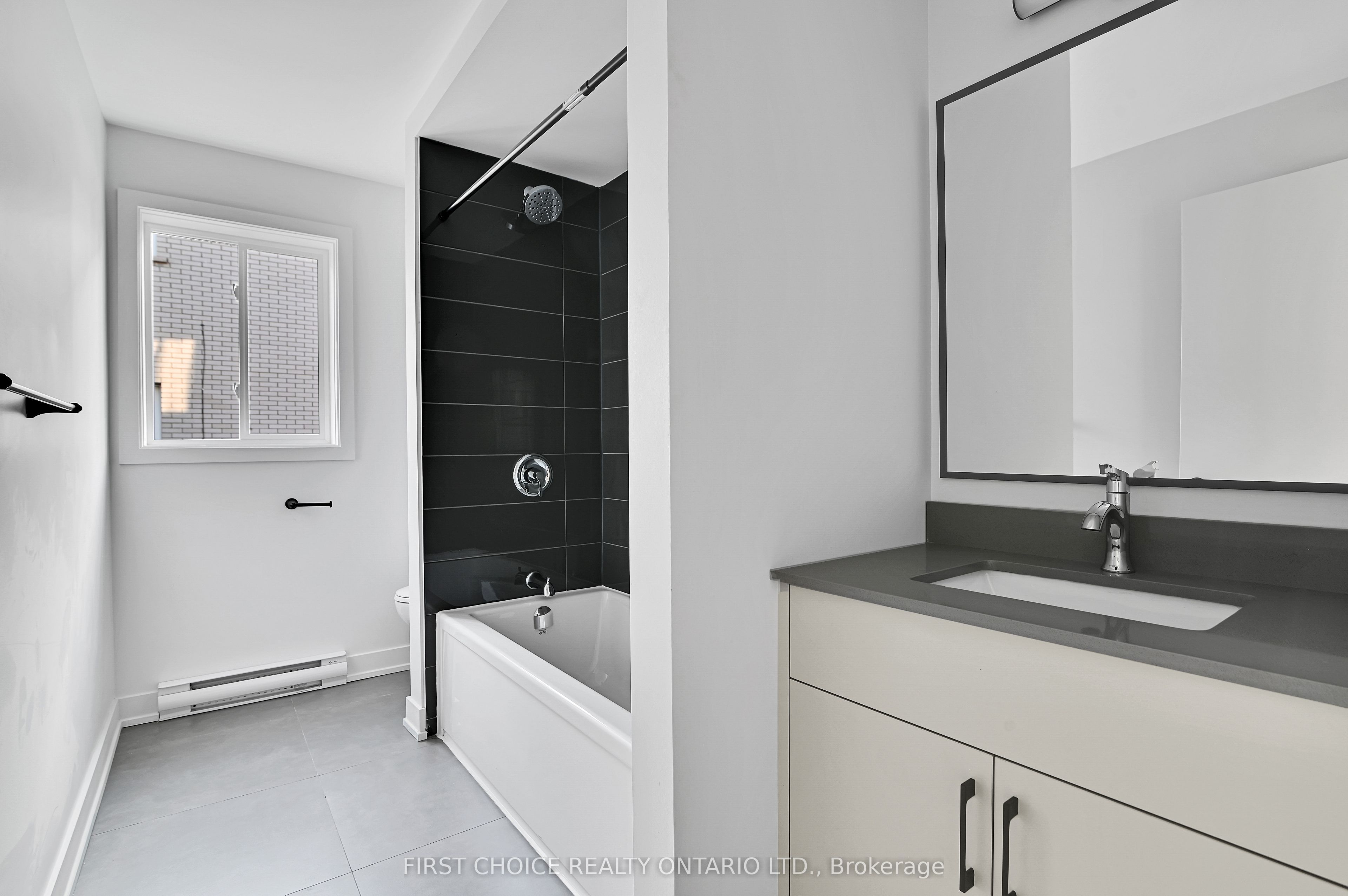972 Dynes Road Property Photo 12