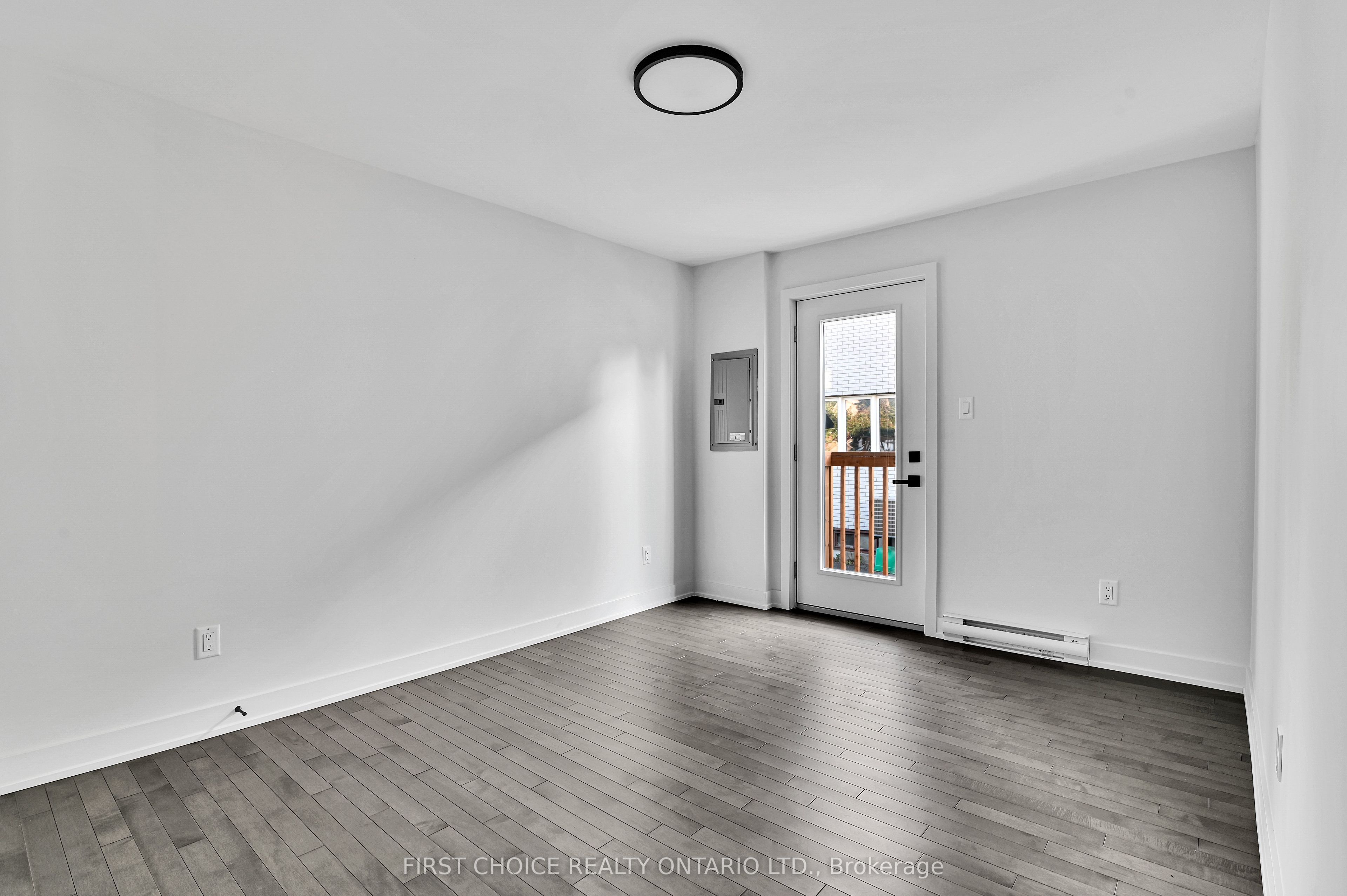 972 Dynes Road Property Photo 13