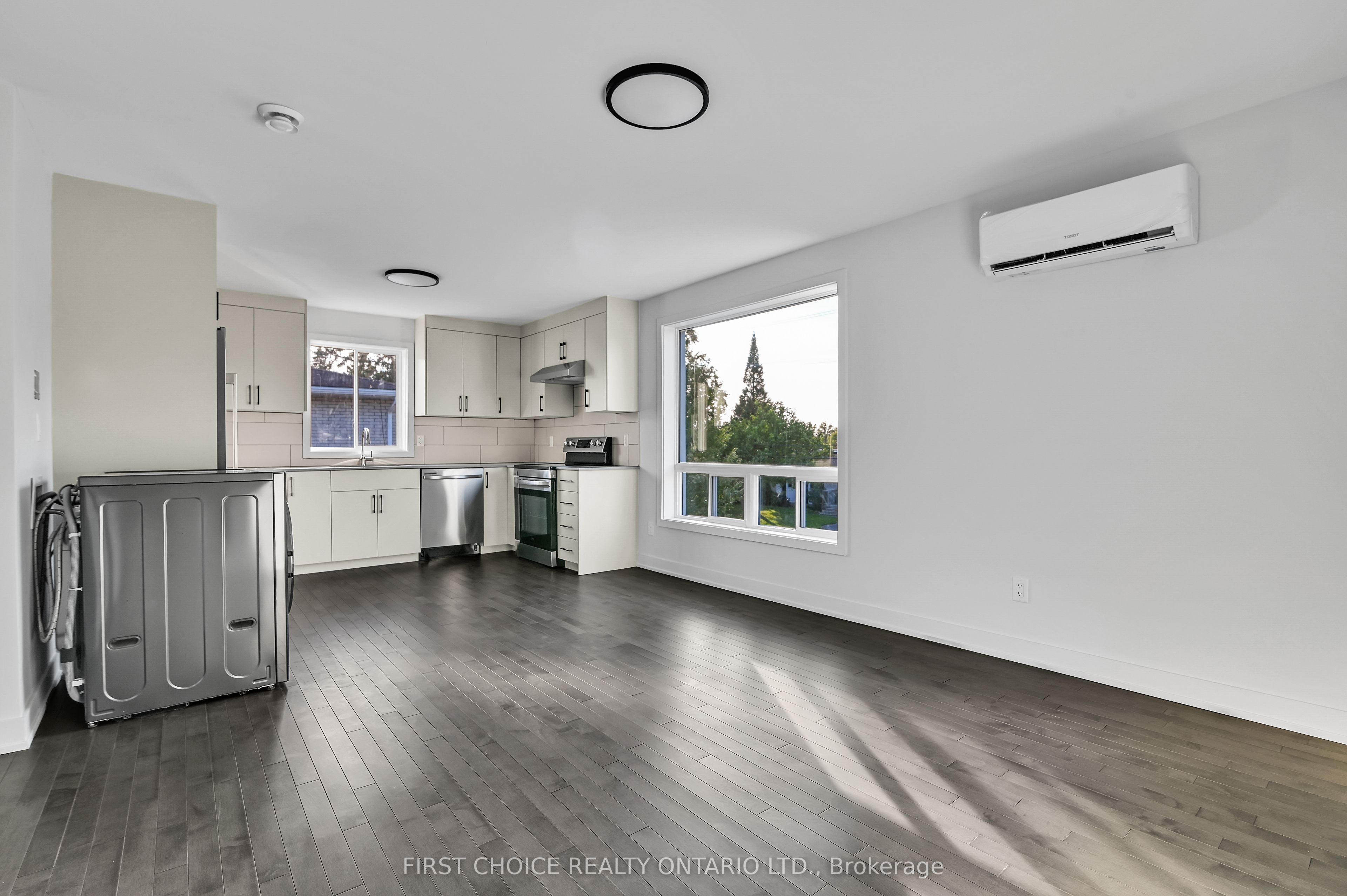 972 Dynes Road Property Photo 25