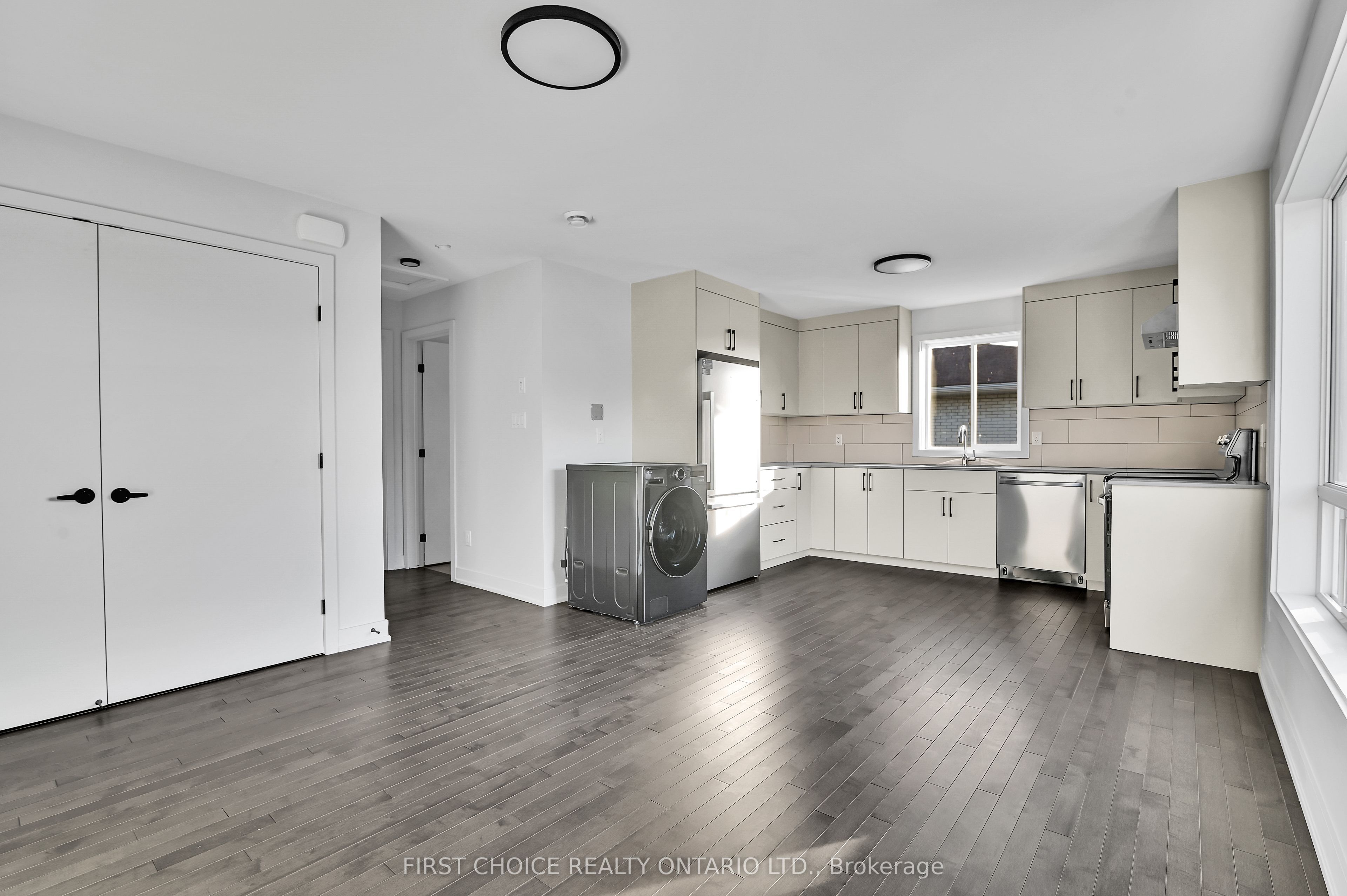 972 Dynes Road Property Photo 26