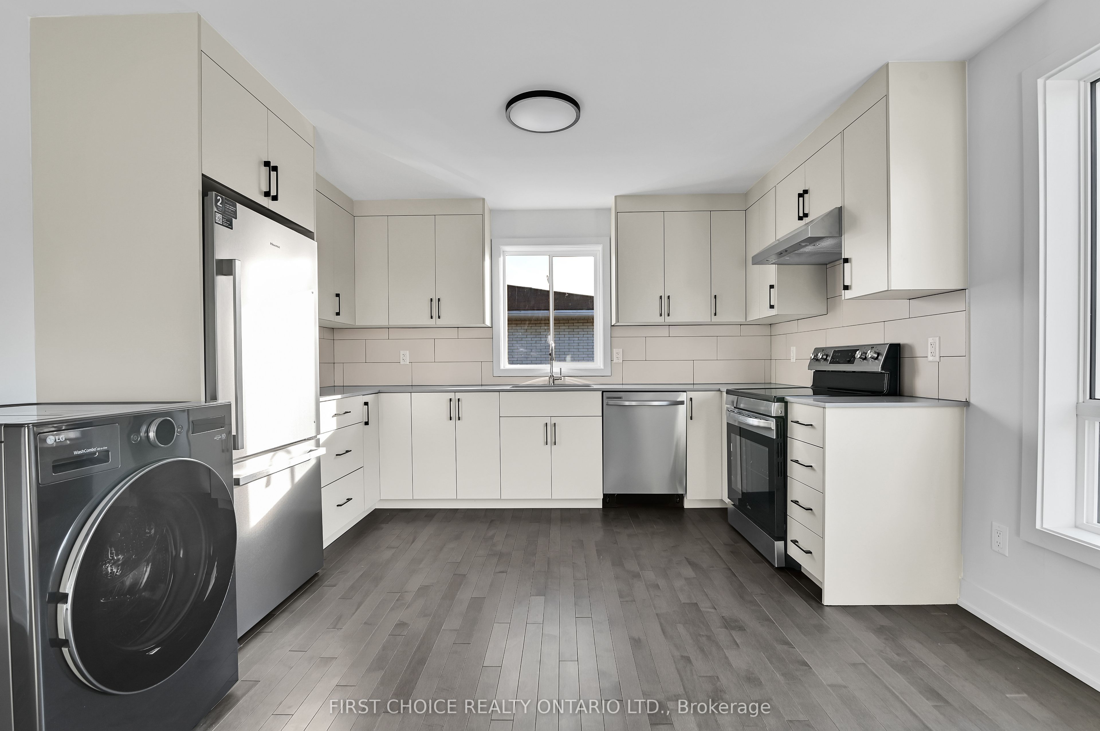 972 Dynes Road Property Photo 28