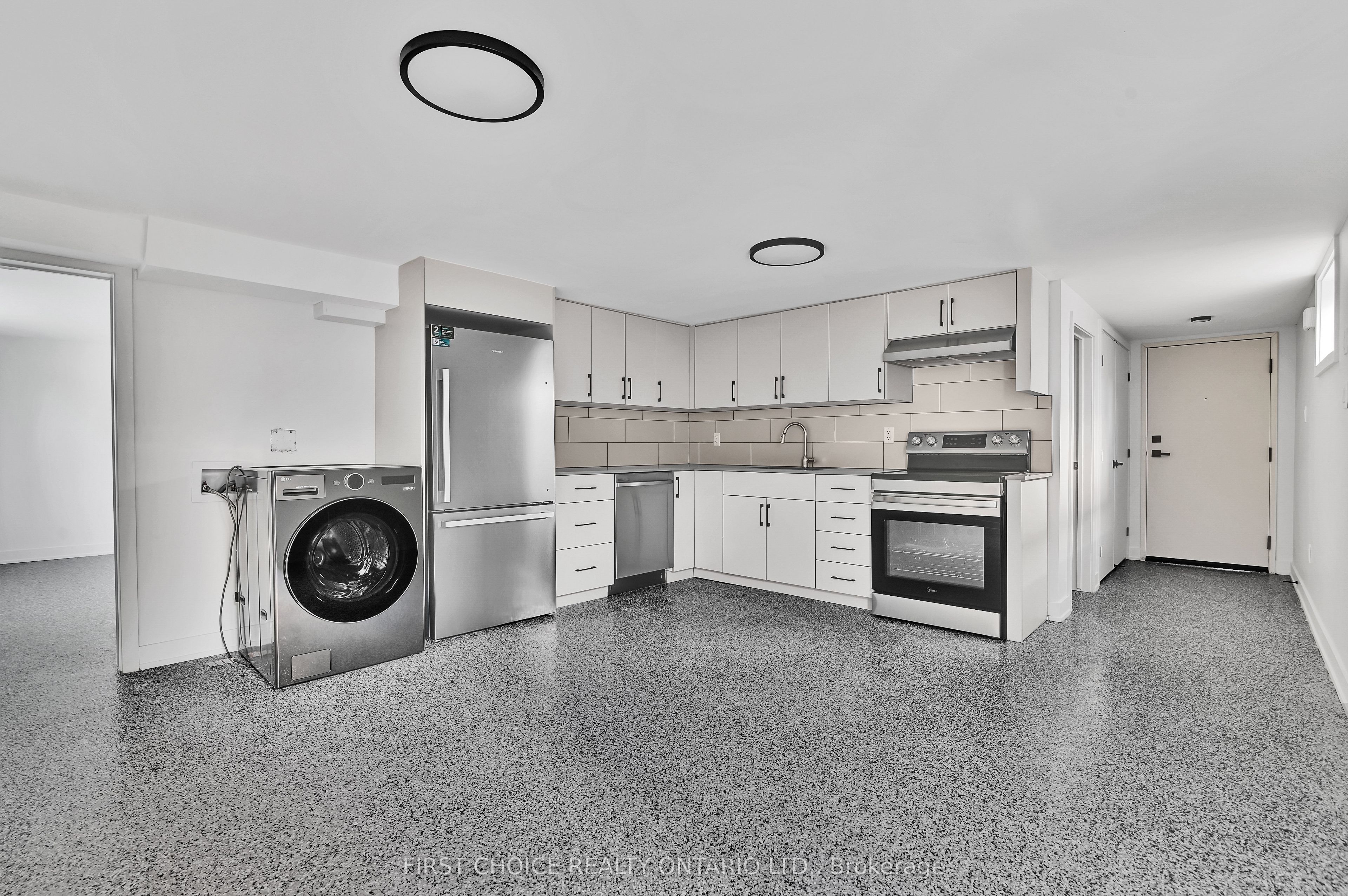 972 Dynes Road Property Photo 45