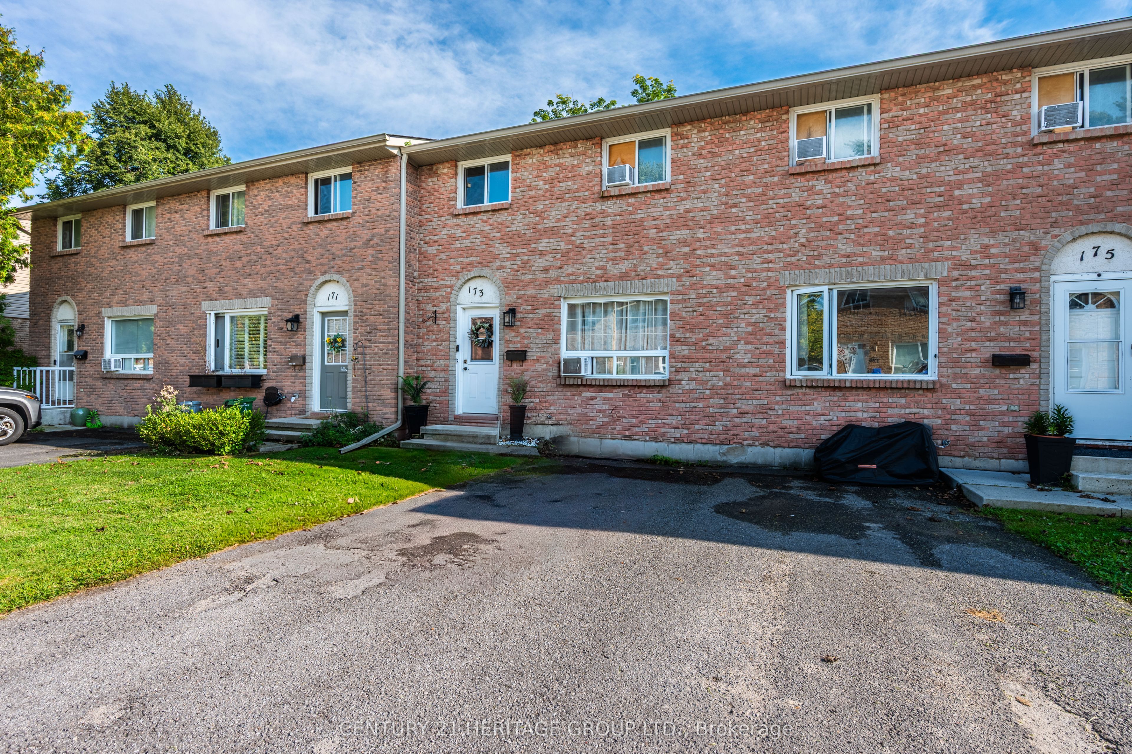 173 Rosemund Crescent Property Photo 1