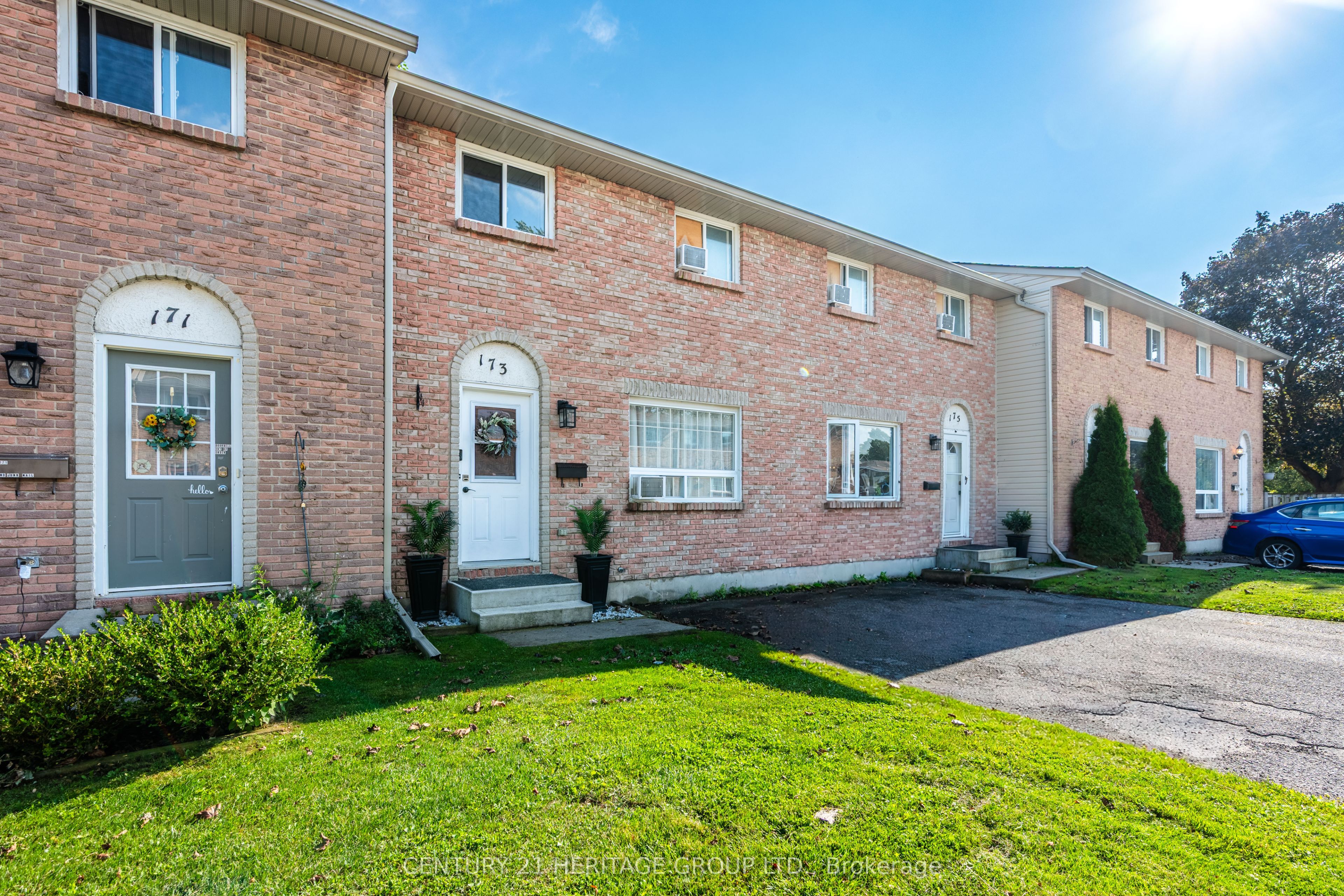 173 Rosemund Crescent Property Photo 3