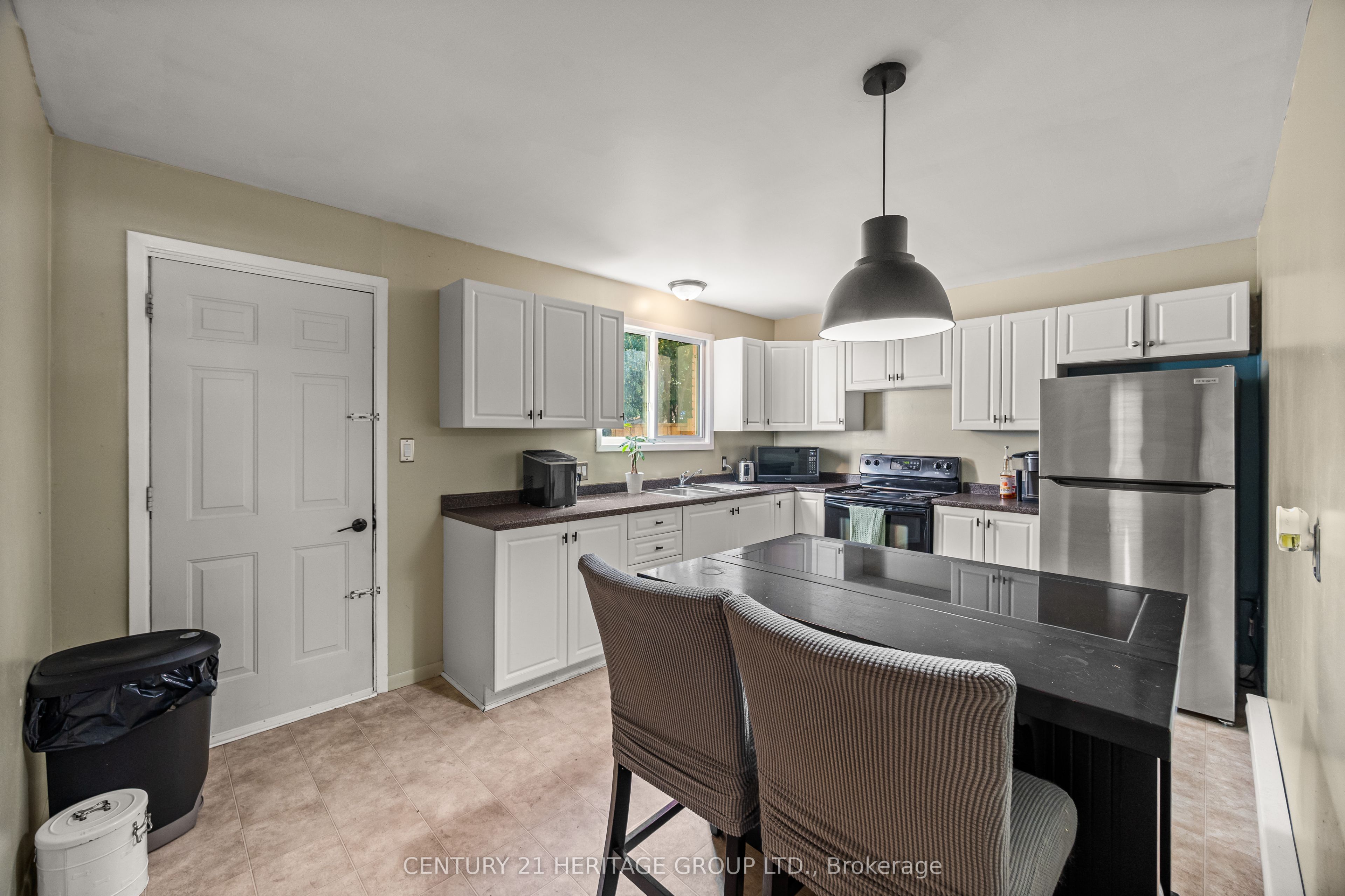 173 Rosemund Crescent Property Photo 11