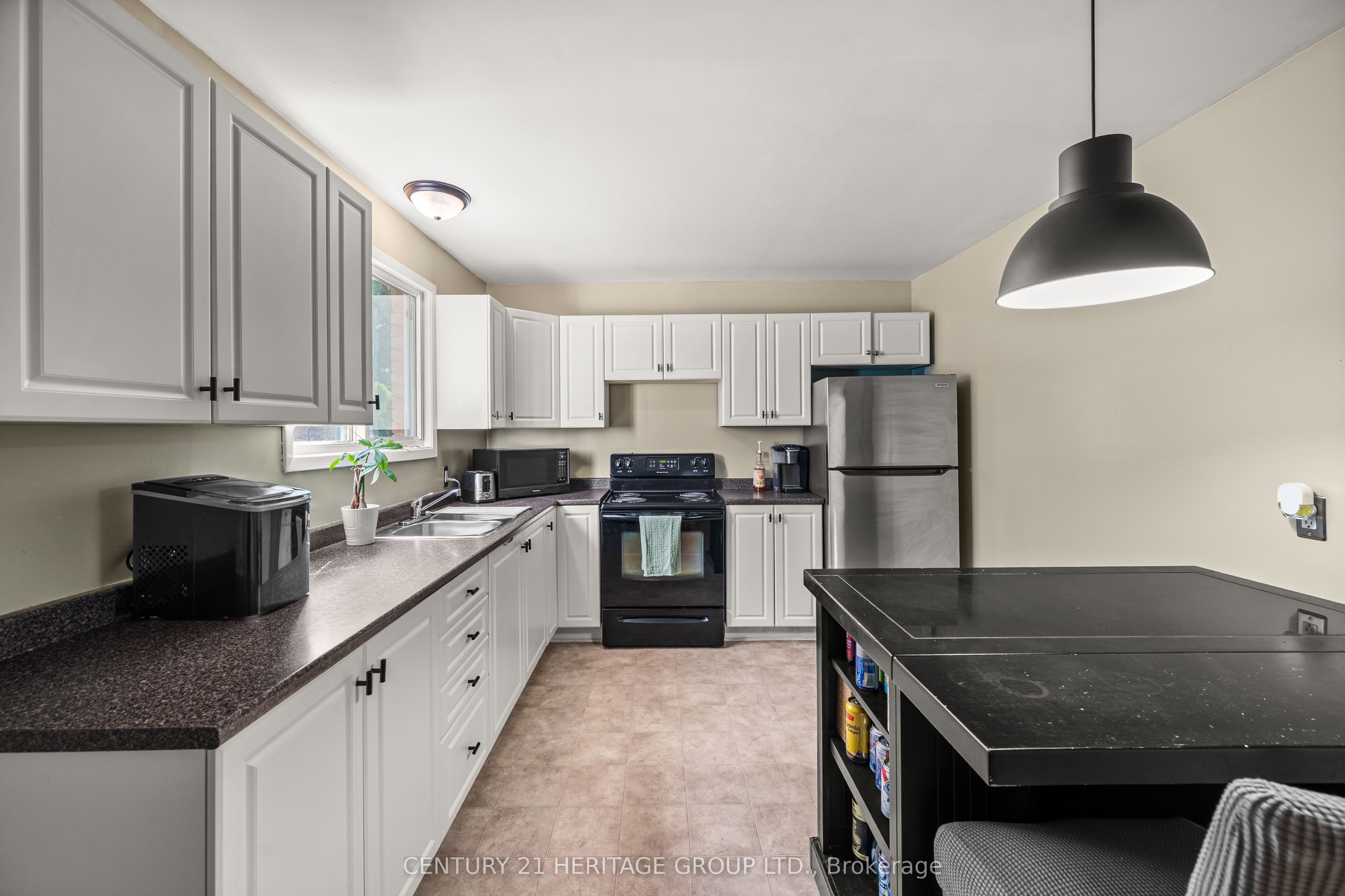 173 Rosemund Crescent Property Photo 12