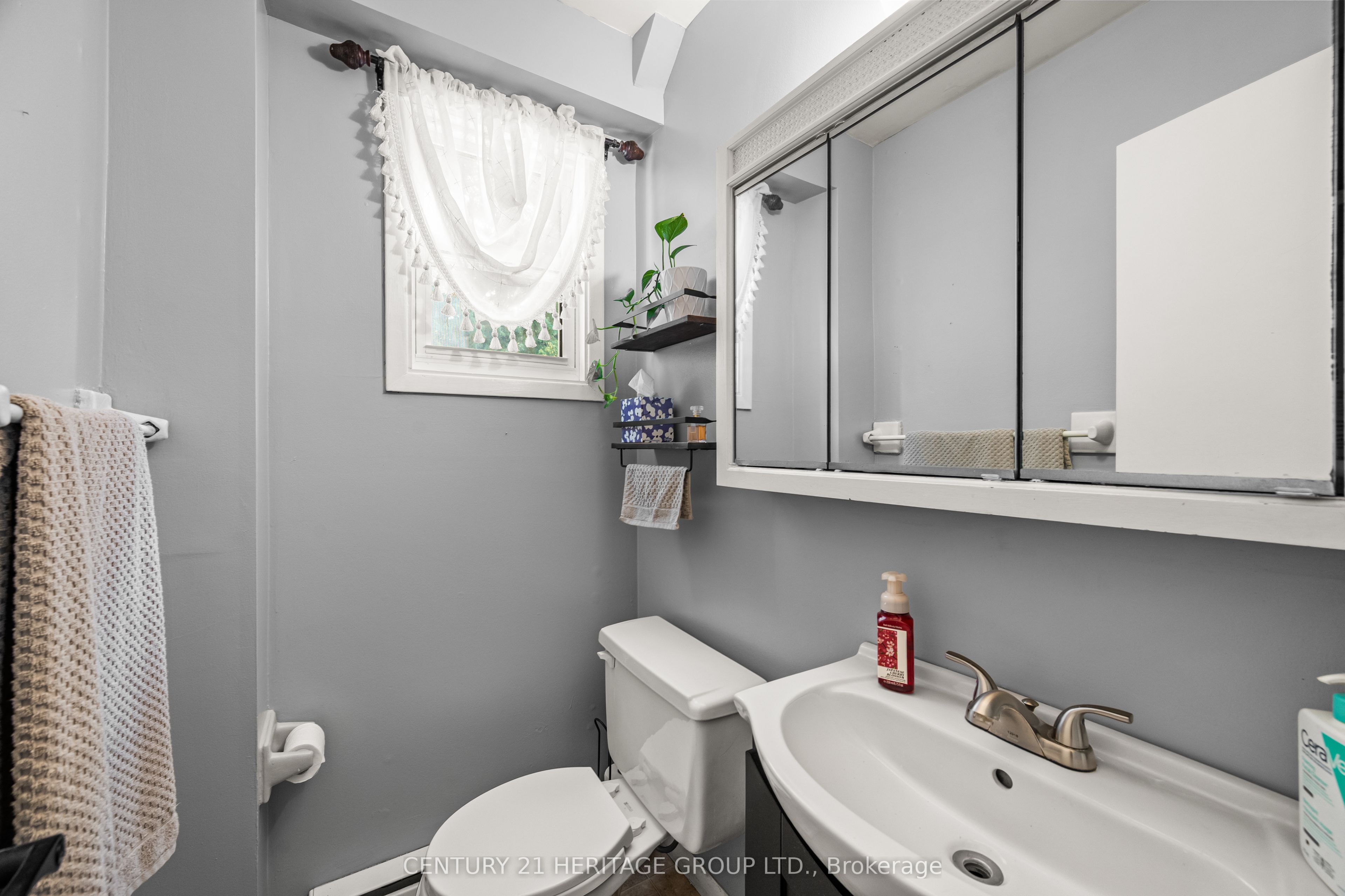 173 Rosemund Crescent Property Photo 14