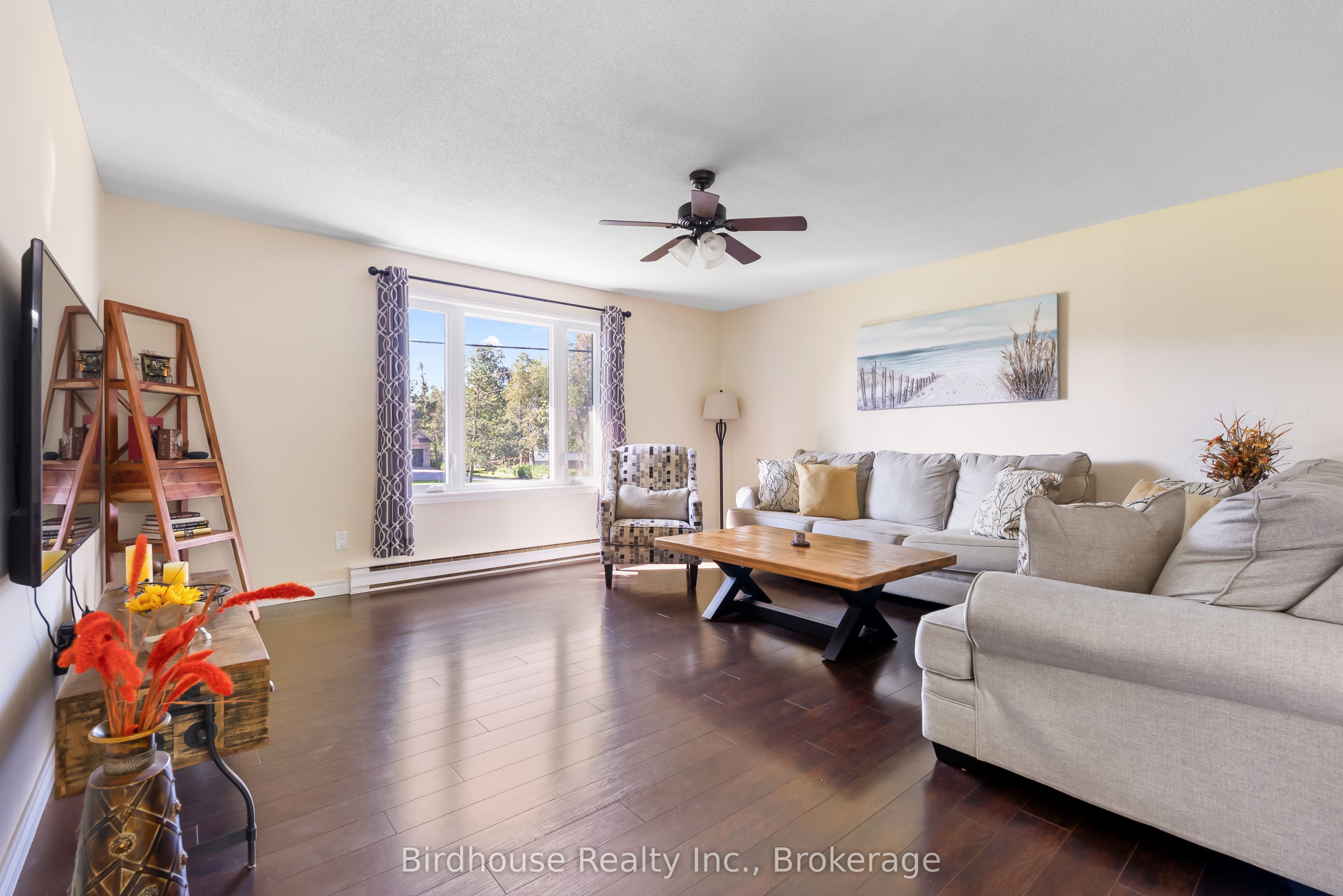 46 Riverside Drive Property Photo 5