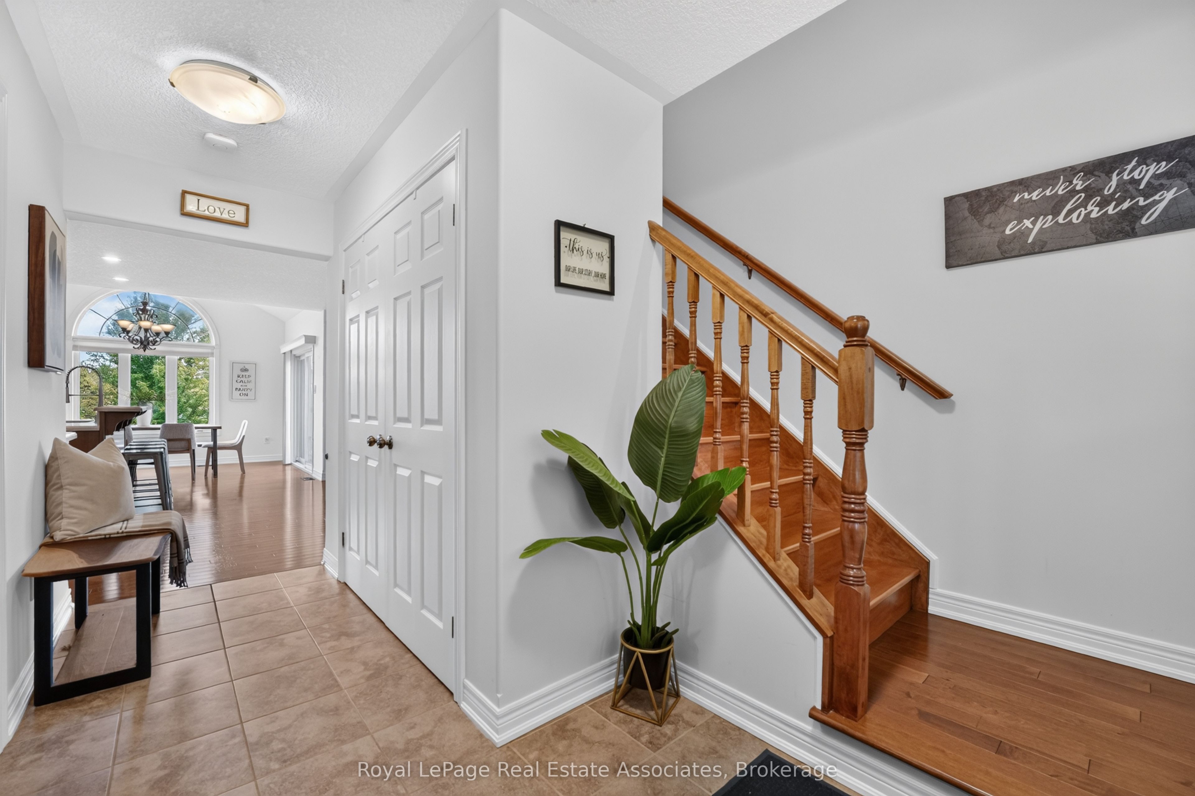 5767 Tenth Line Property Photo 5