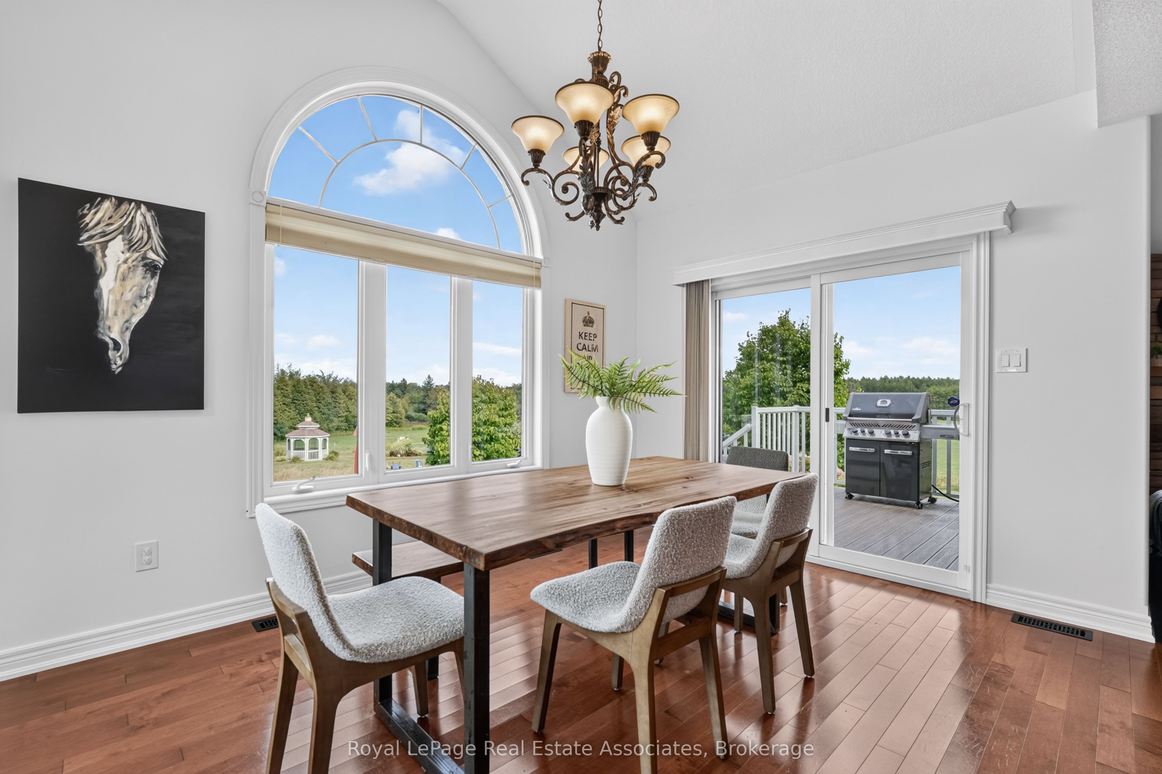 5767 Tenth Line Property Photo 13