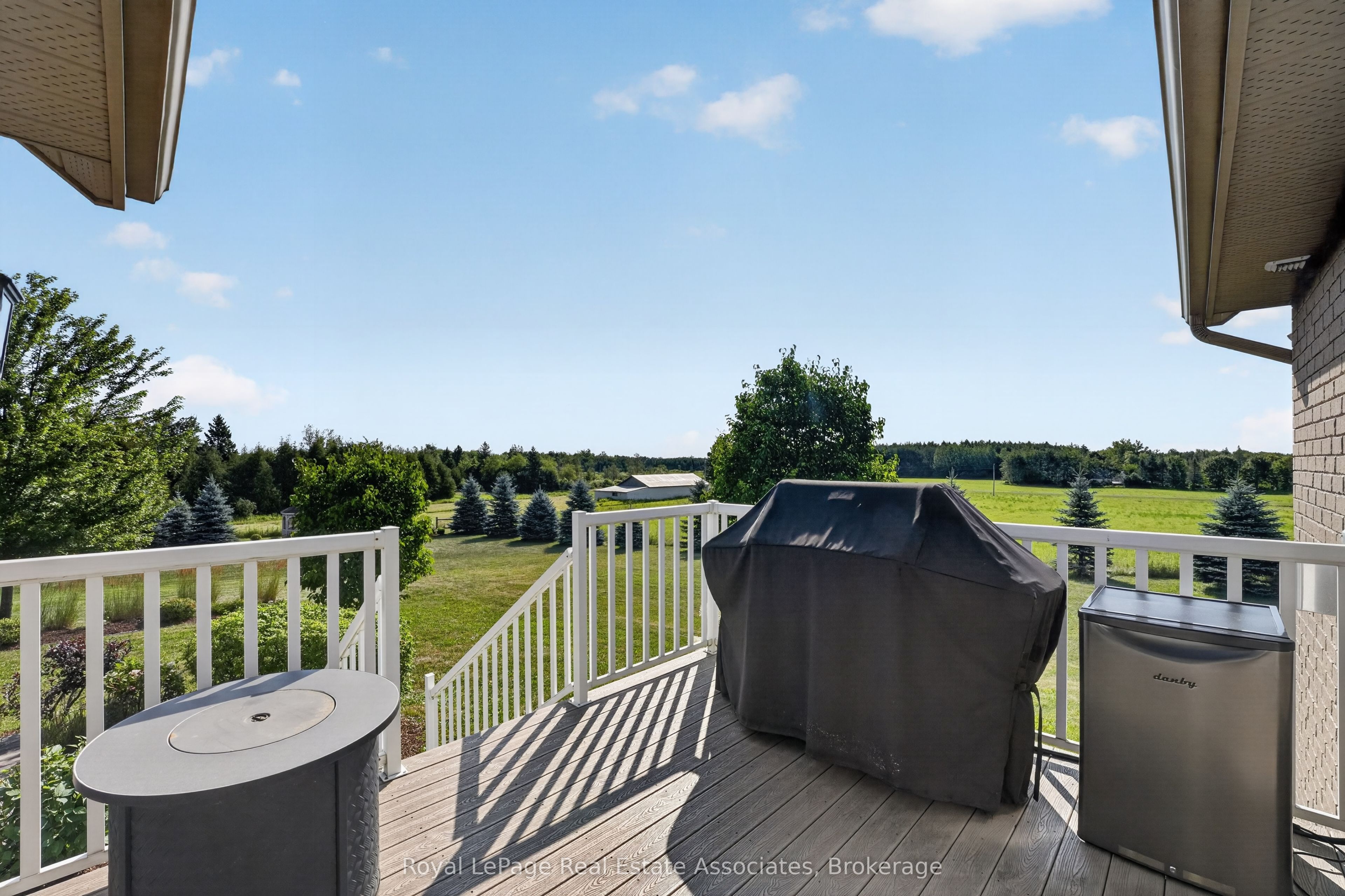 5767 Tenth Line Property Photo 15