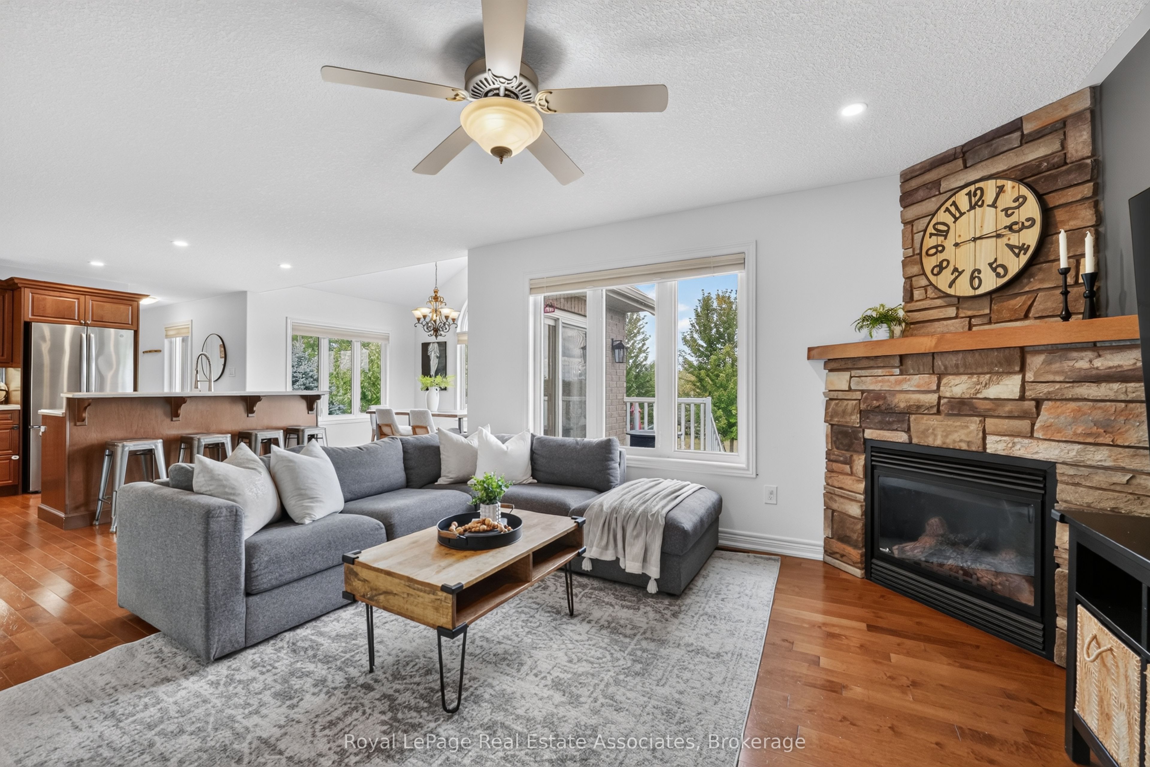 5767 Tenth Line Property Photo 18