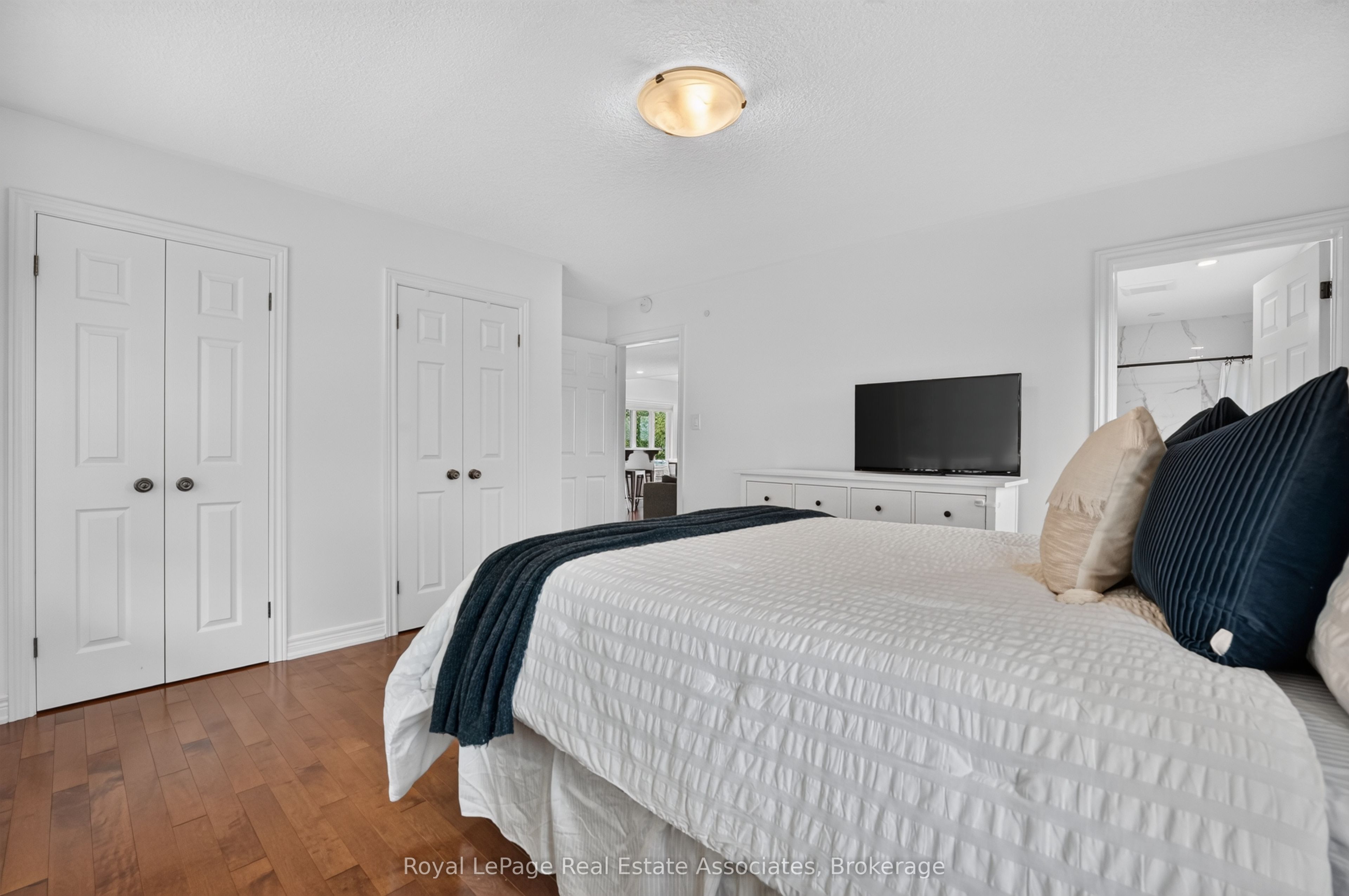 5767 Tenth Line Property Photo 23