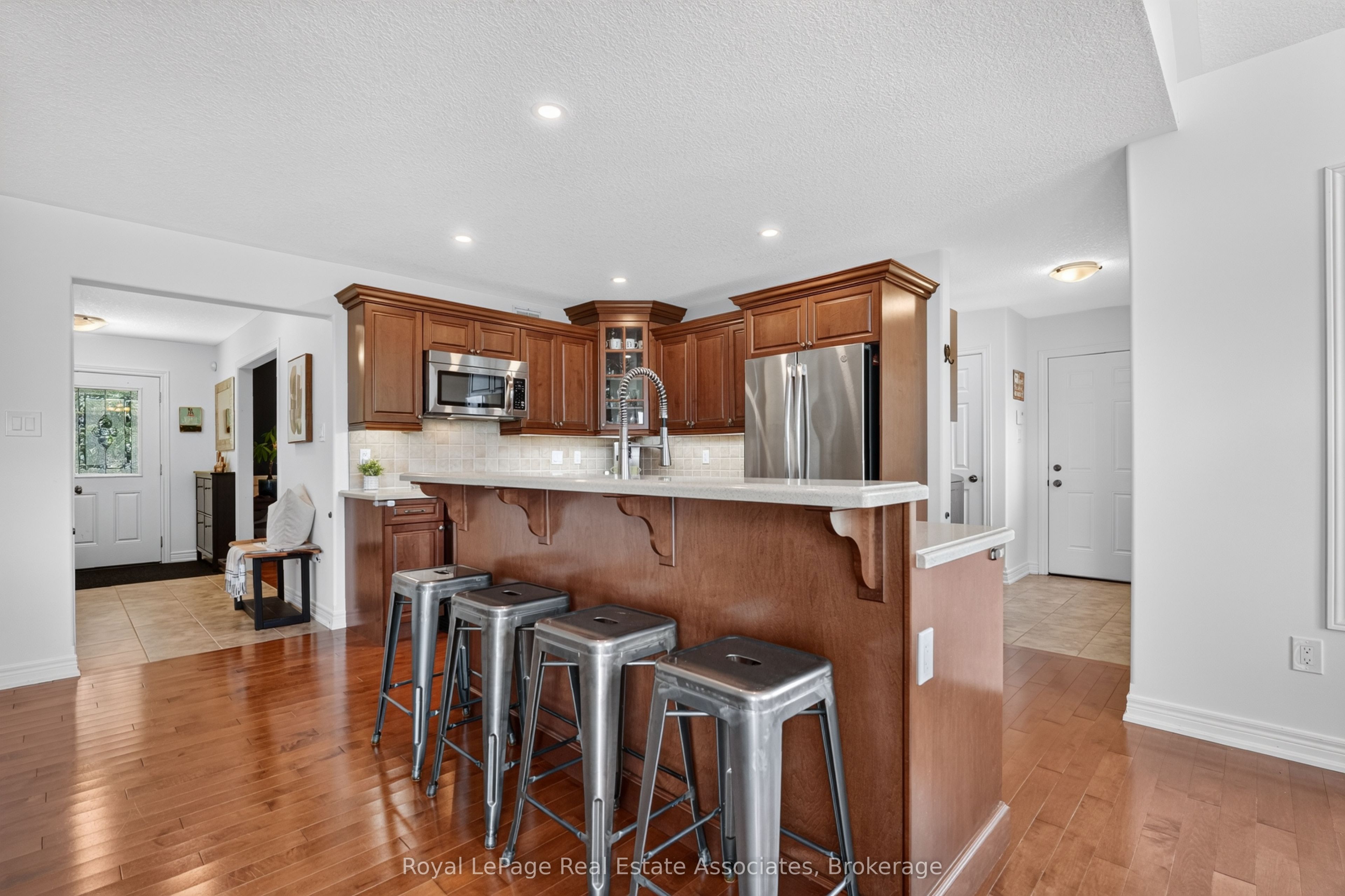 5767 Tenth Line Property Photo 24