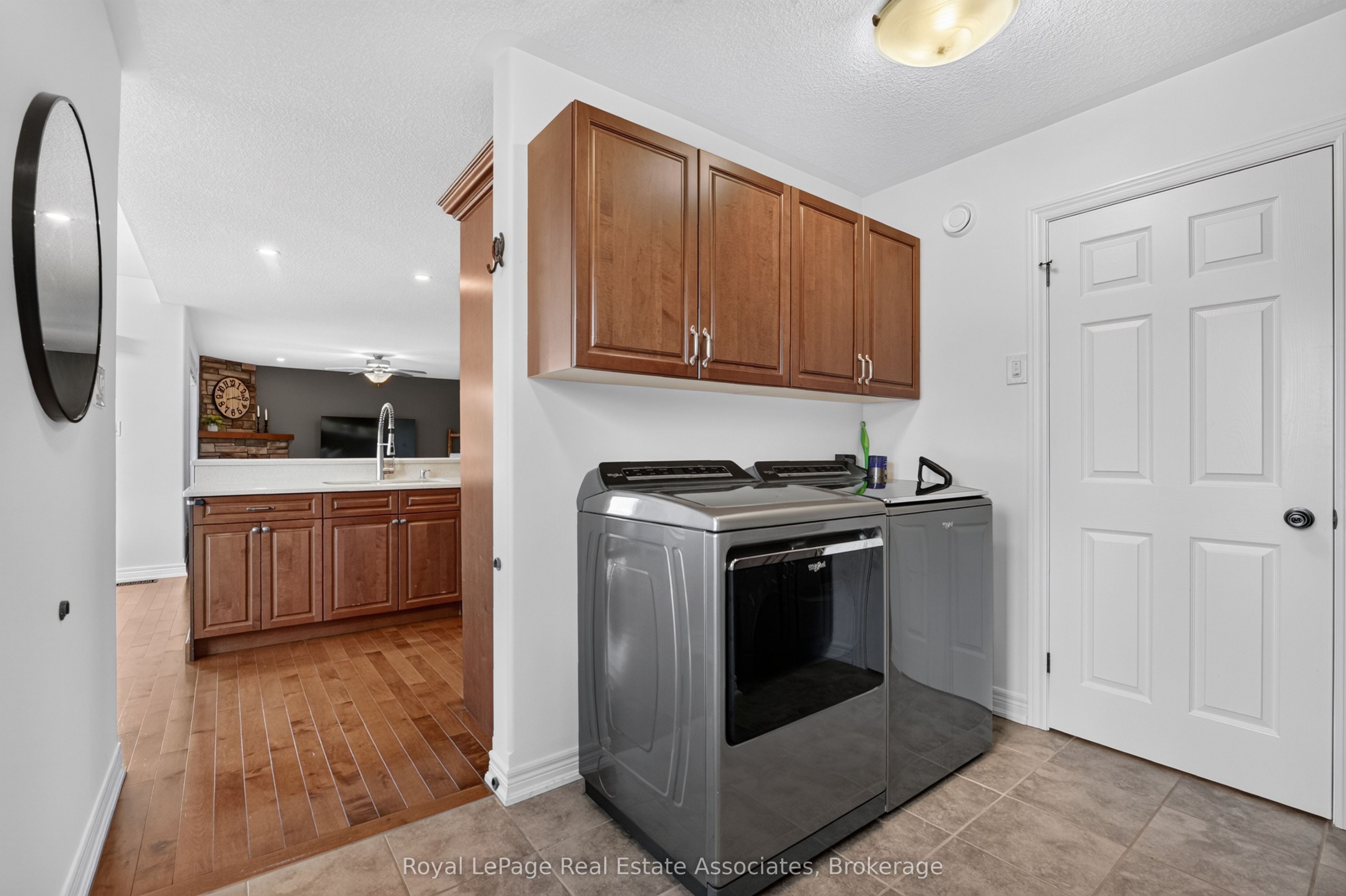 5767 Tenth Line Property Photo 27