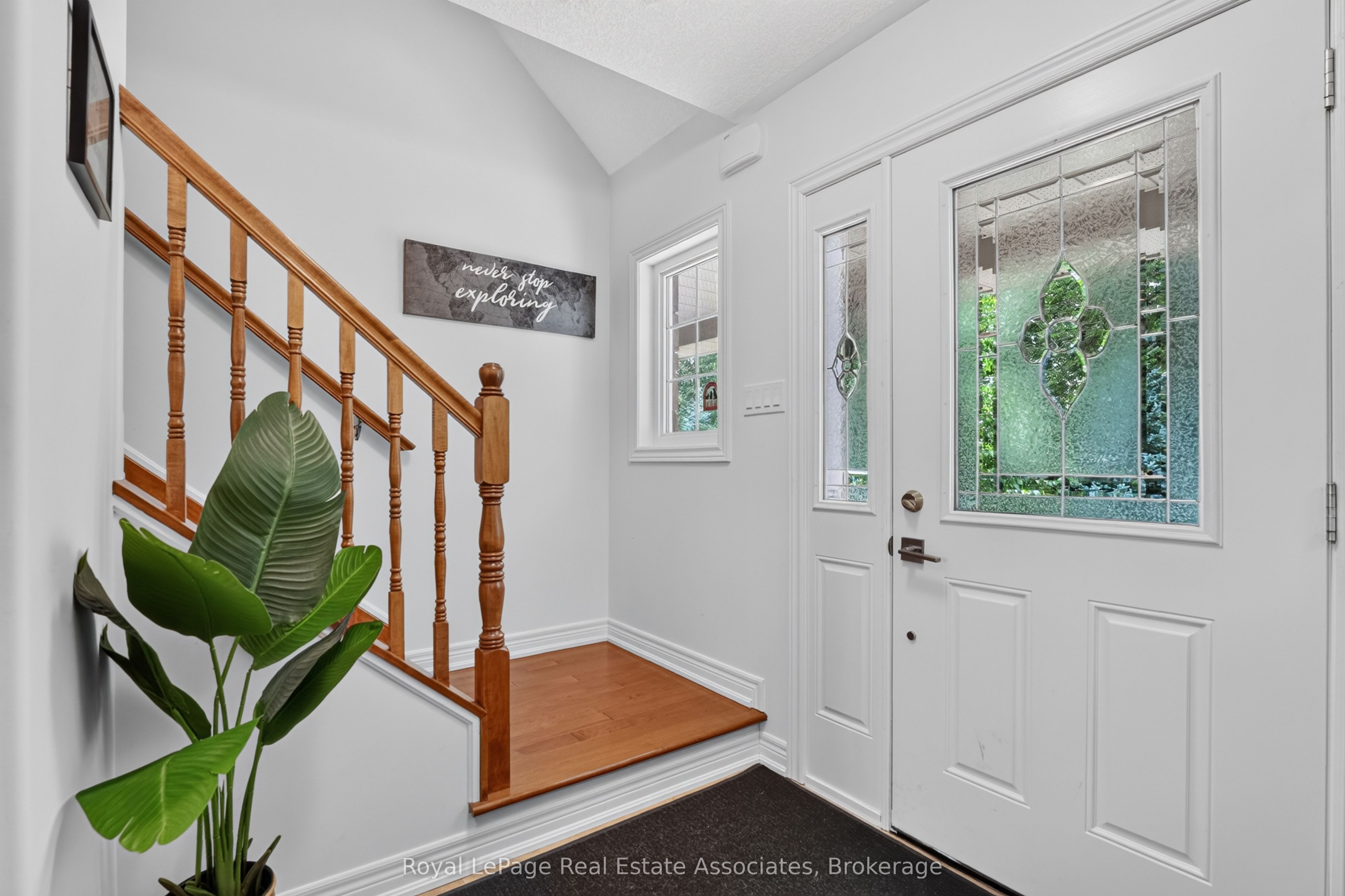 5767 Tenth Line Property Photo 28