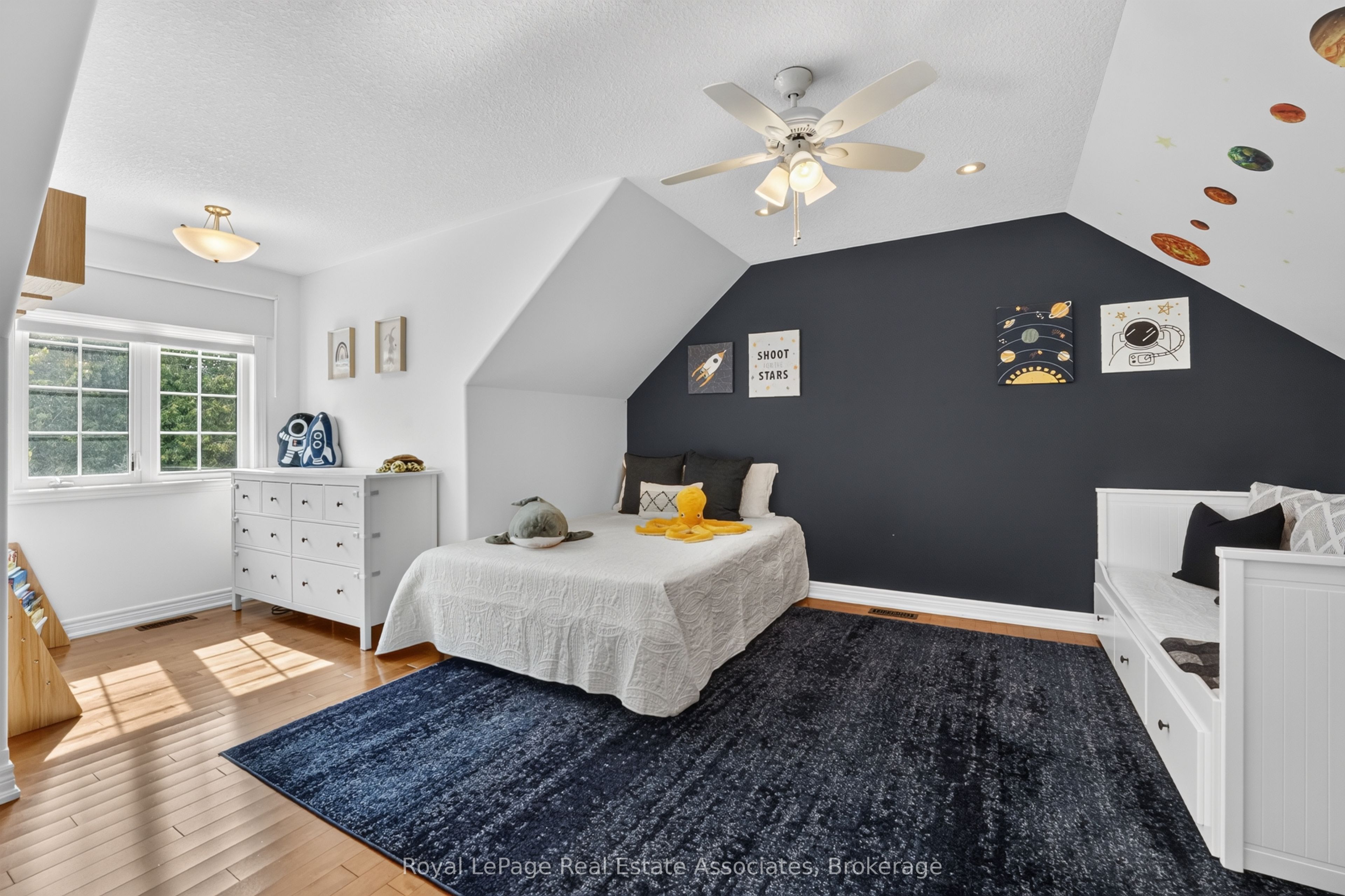 5767 Tenth Line Property Photo 32