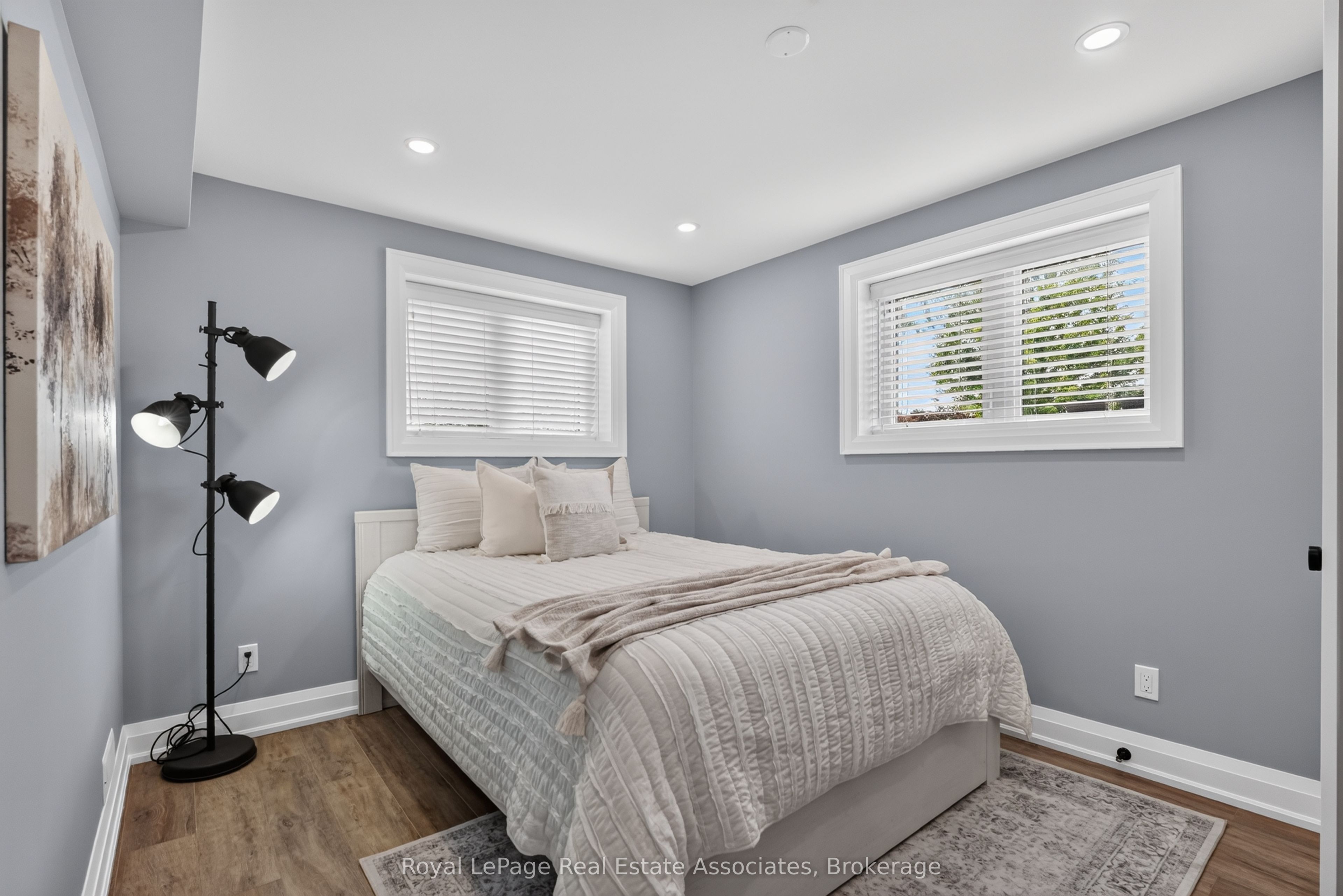 5767 Tenth Line Property Photo 38