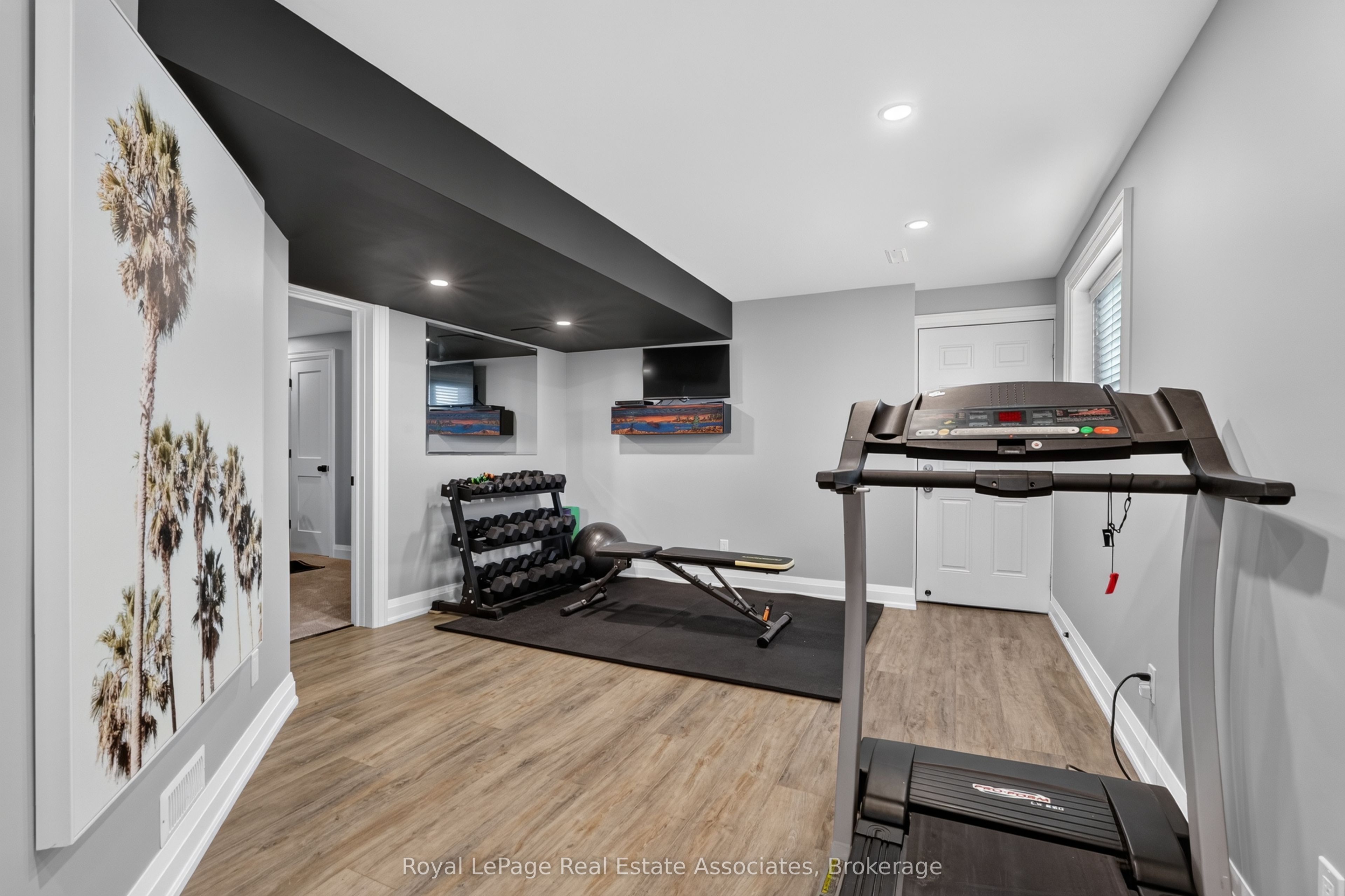 5767 Tenth Line Property Photo 39