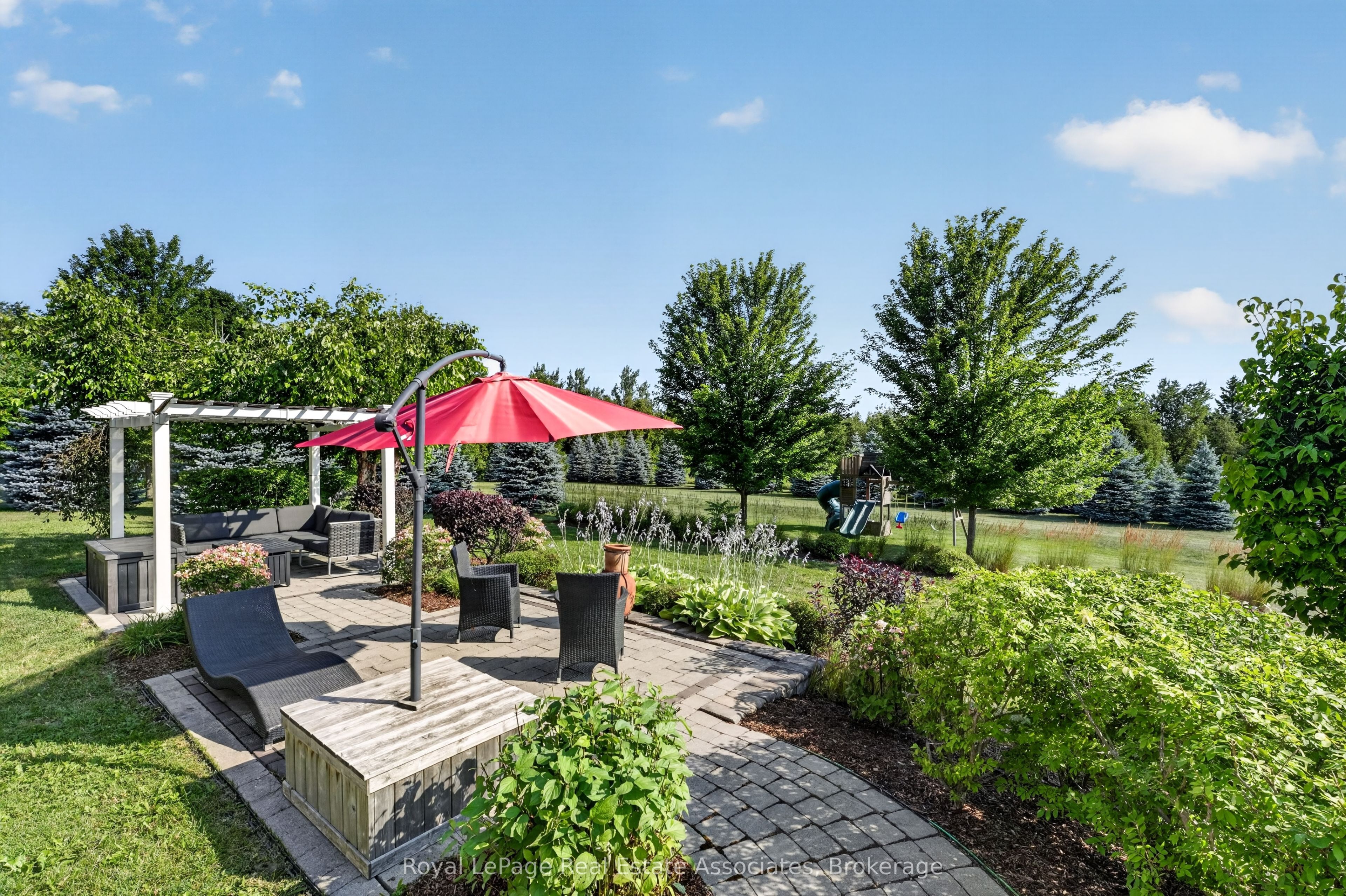 5767 Tenth Line Property Photo 41