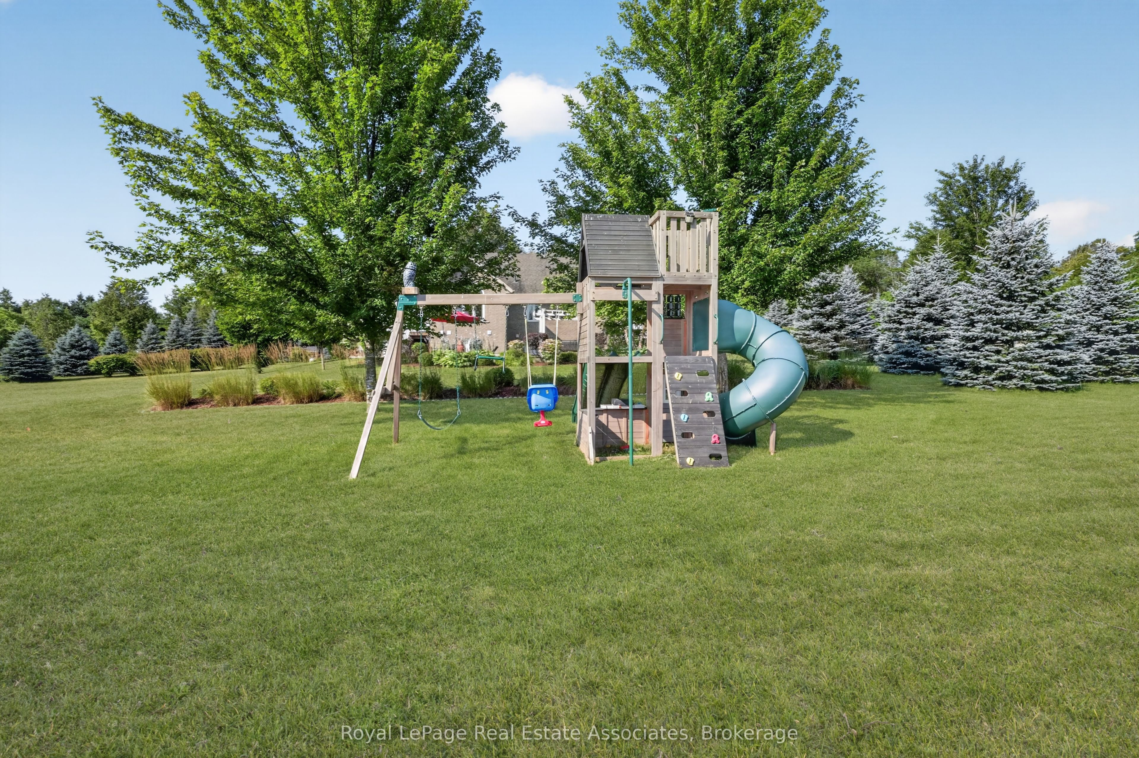 5767 Tenth Line Property Photo 49