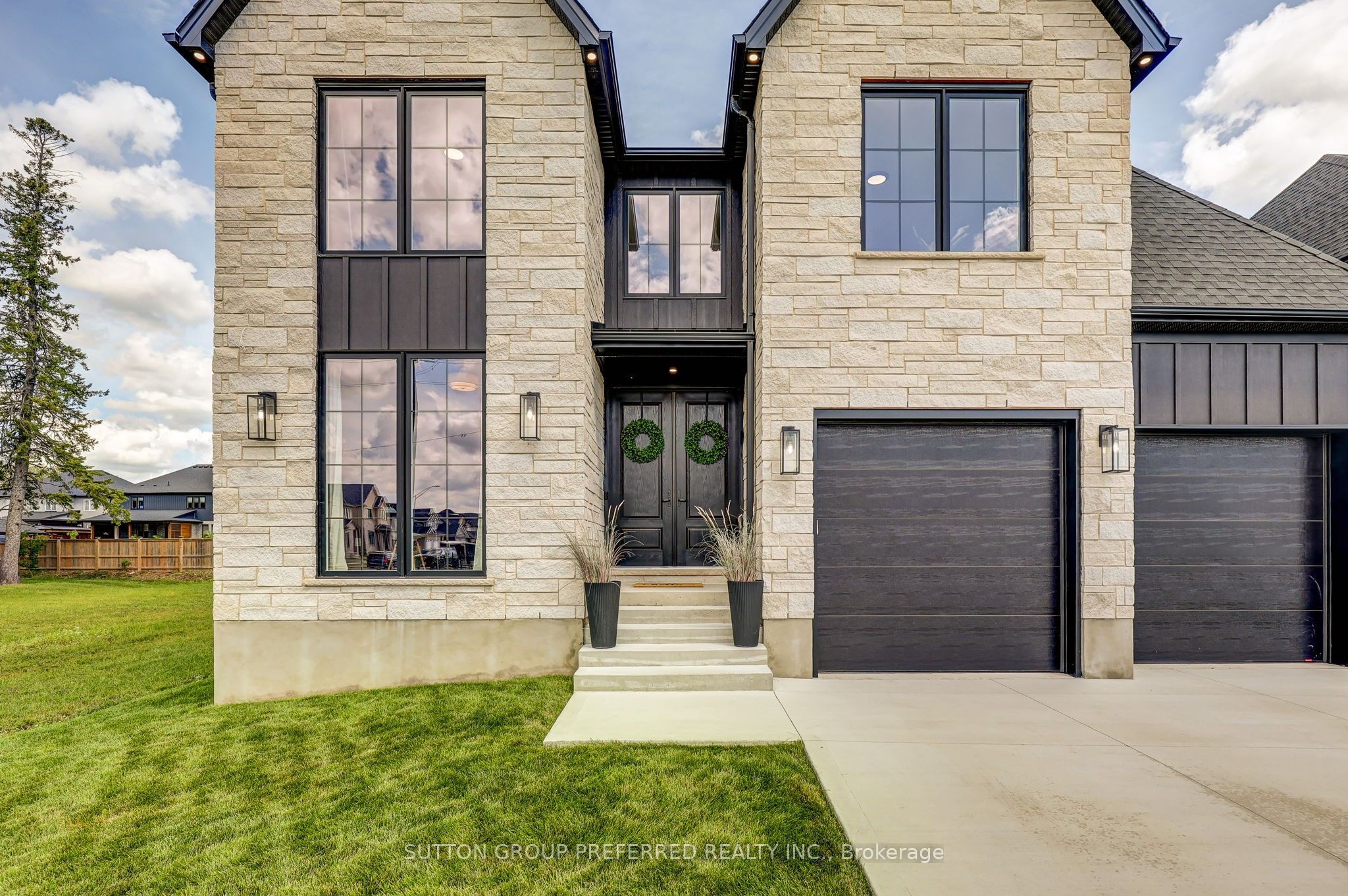 154910 15th Line Property Photo 2