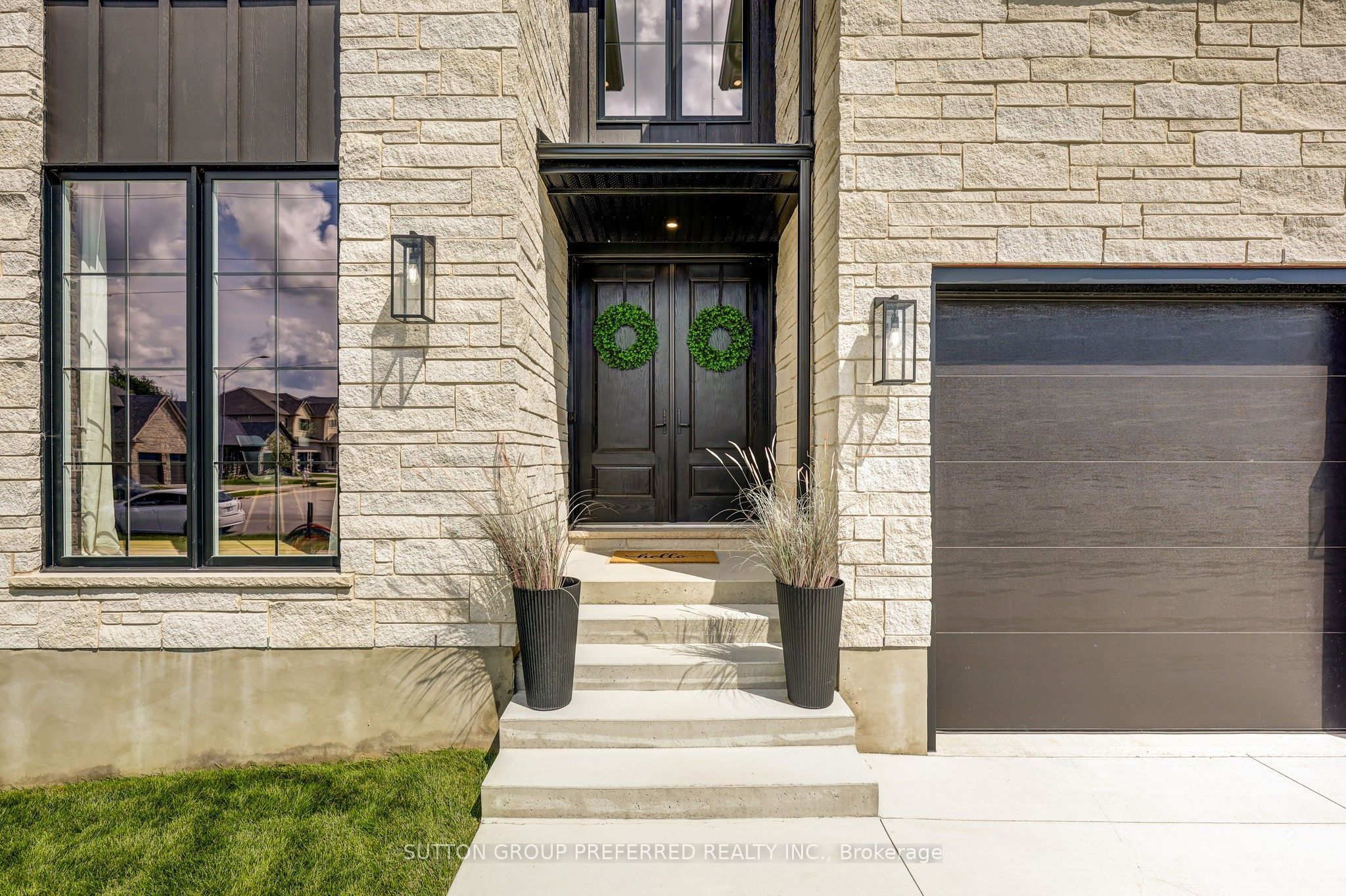 154910 15th Line Property Photo 3
