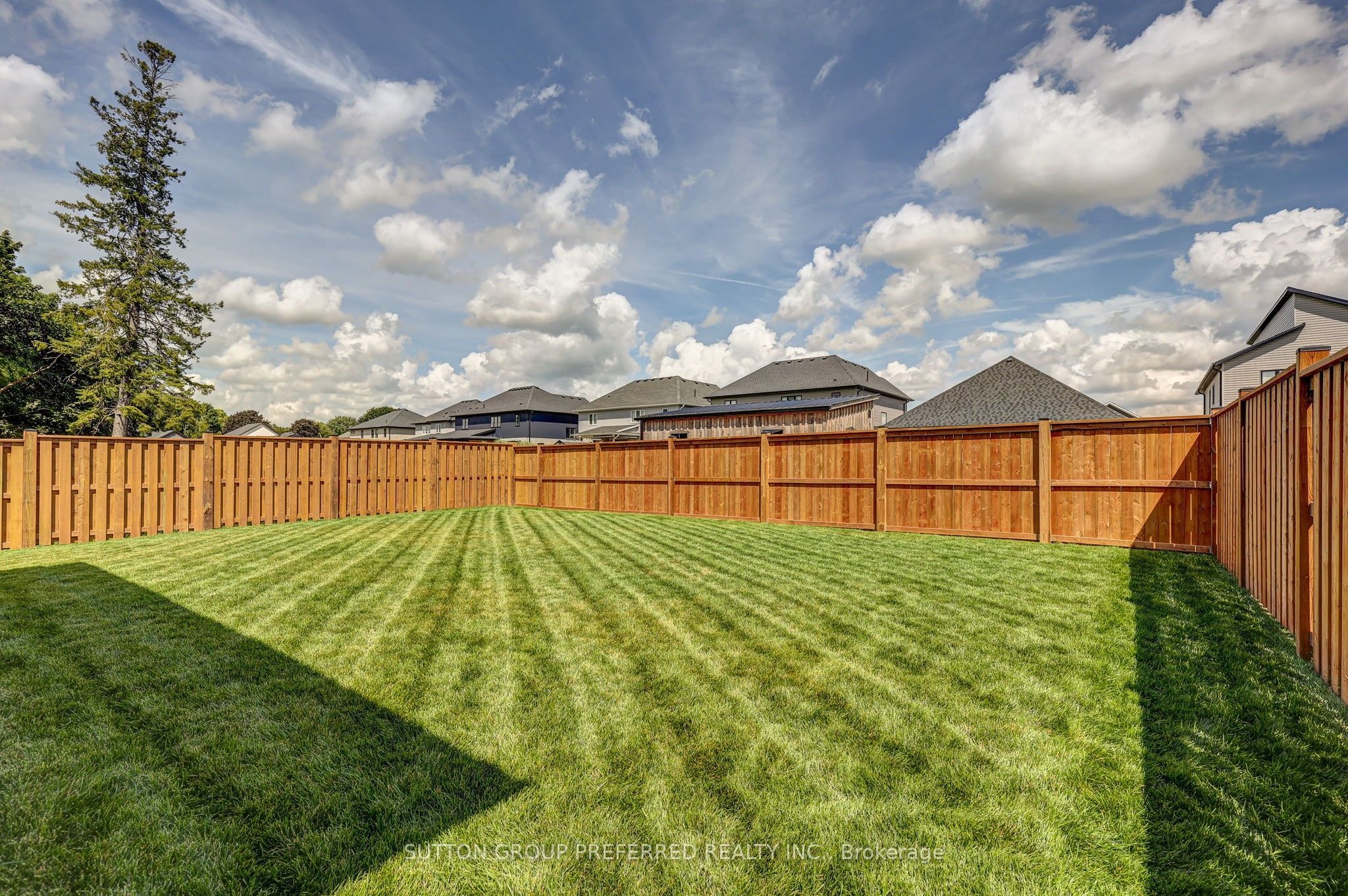 154910 15th Line Property Photo 4