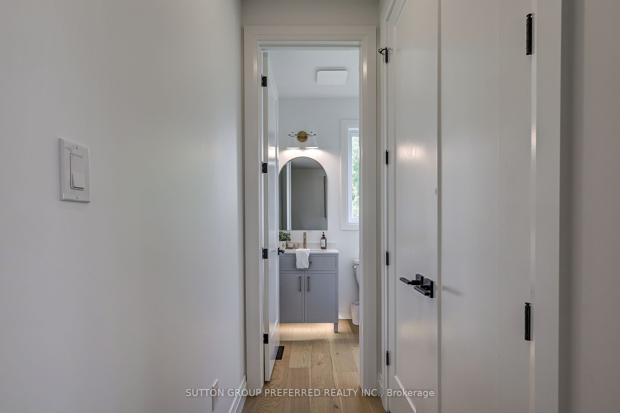 154910 15th Line Property Photo 10