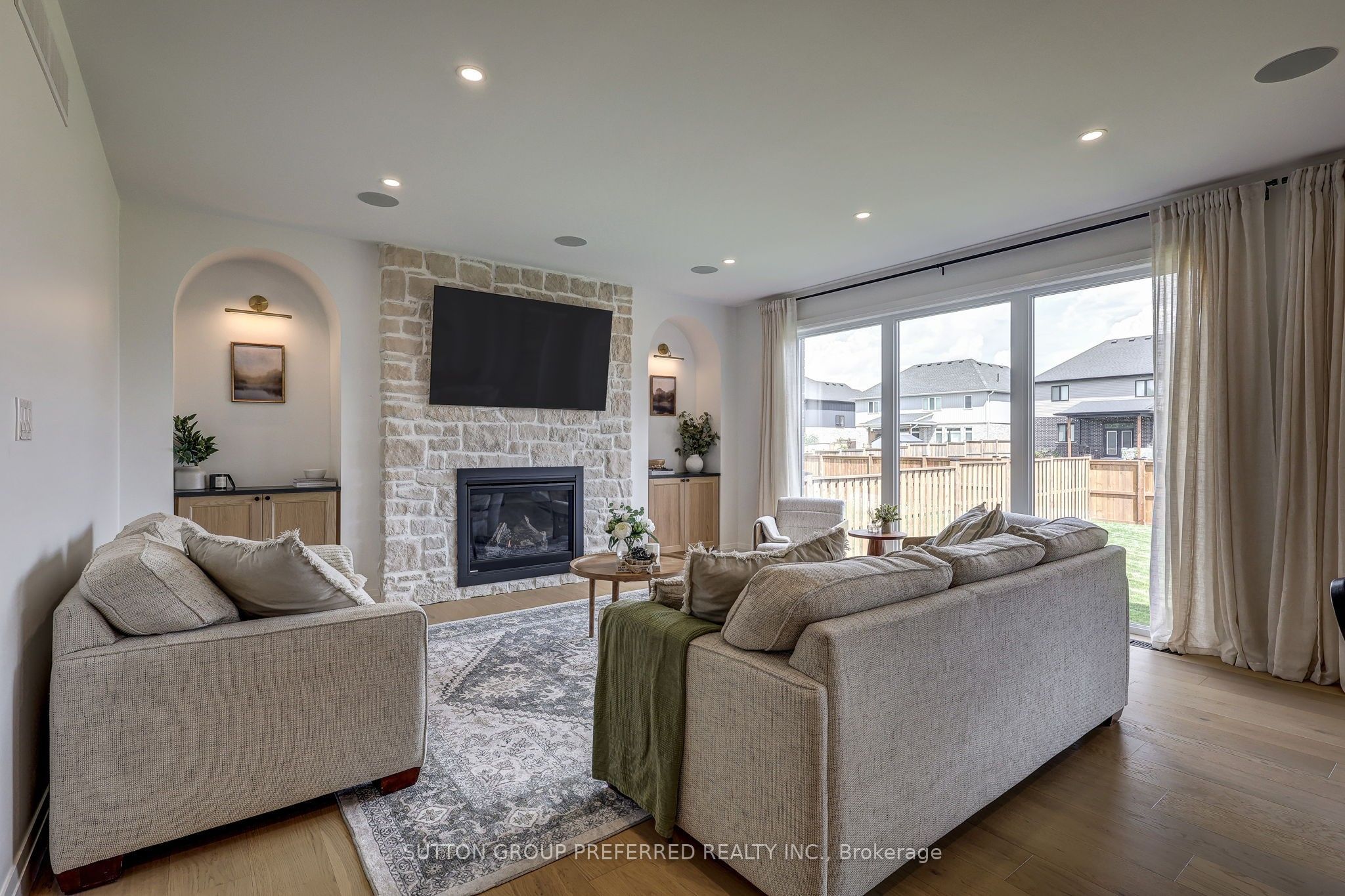 154910 15th Line Property Photo 12