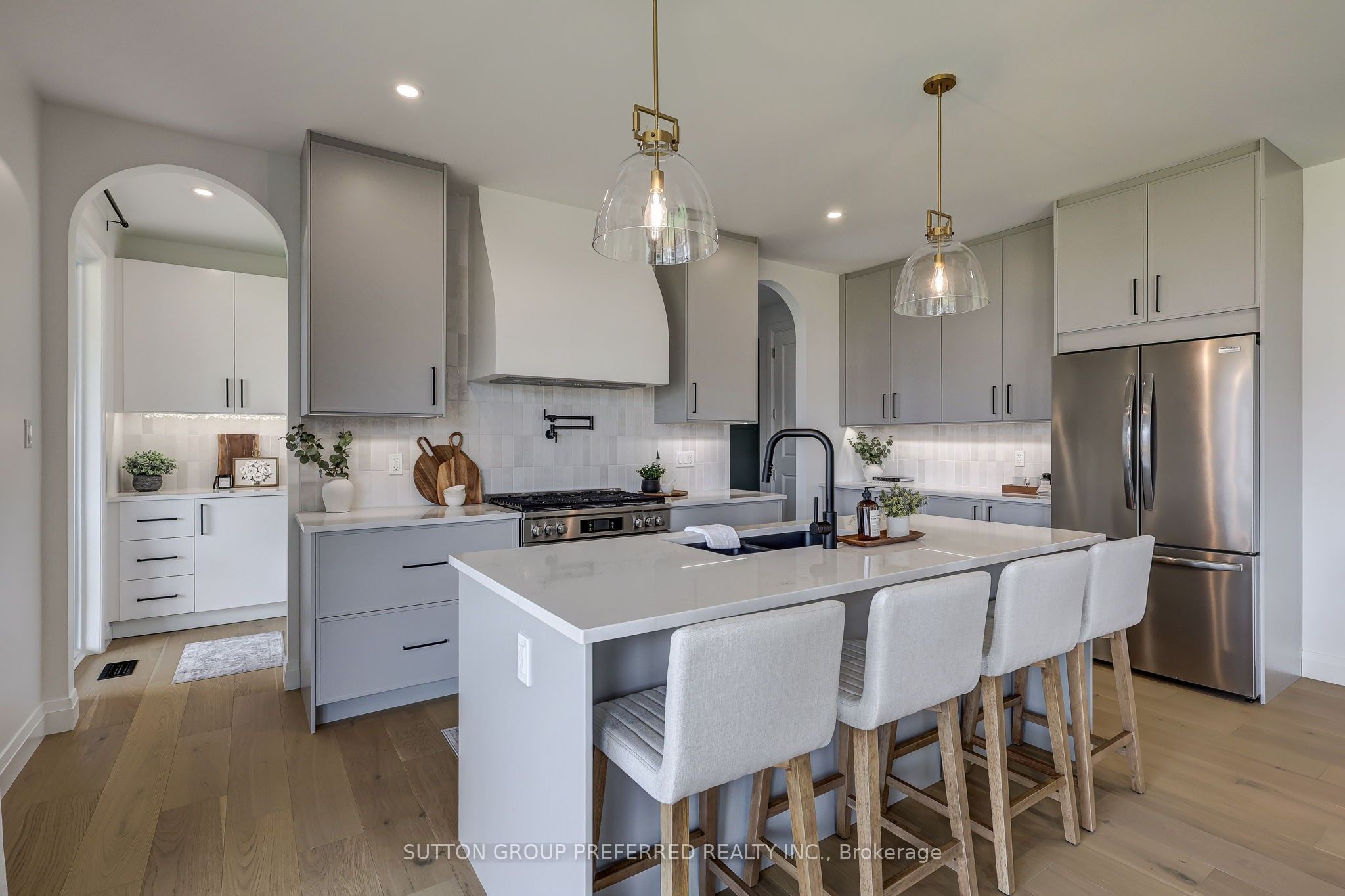154910 15th Line Property Photo 15