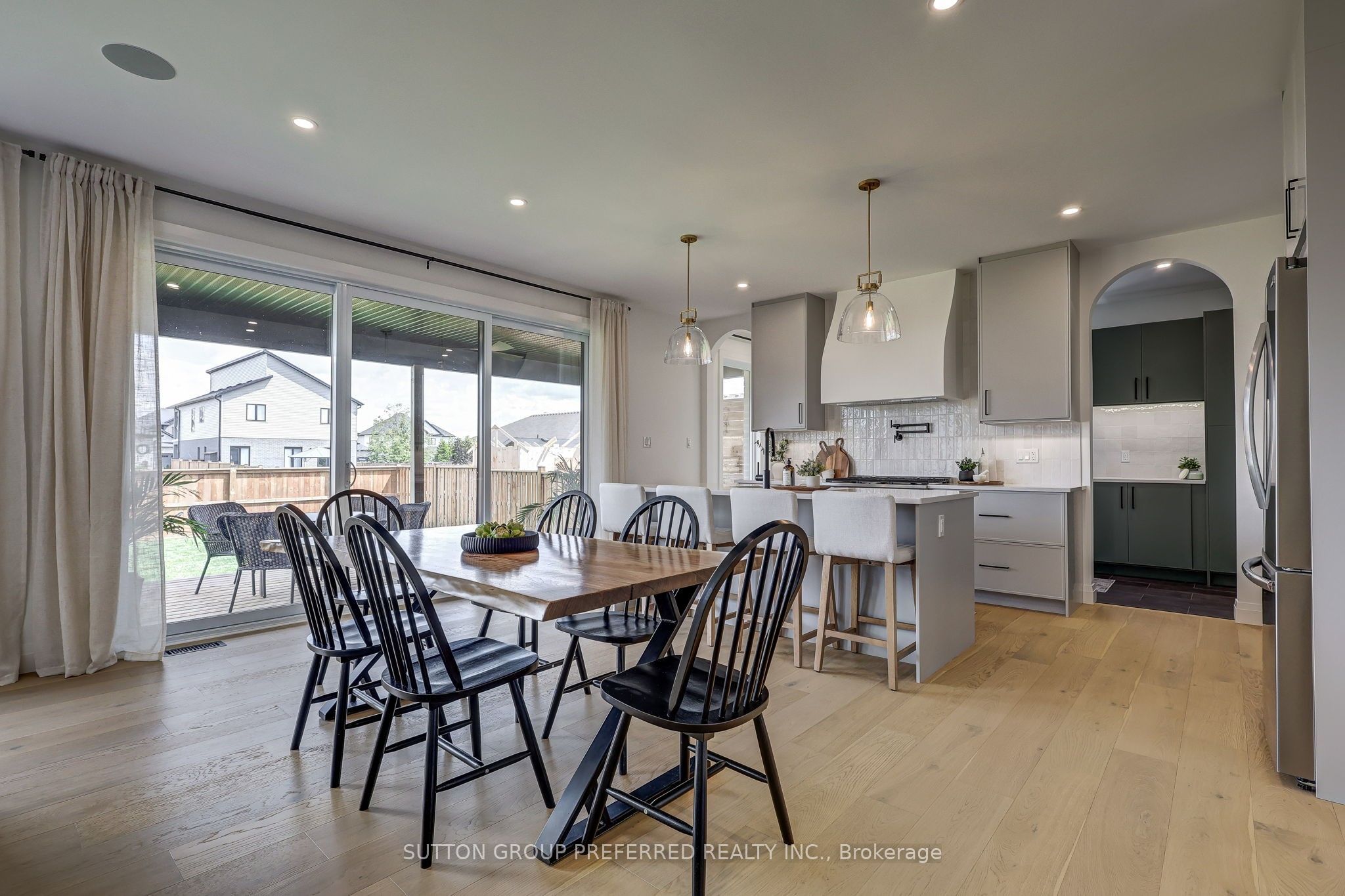 154910 15th Line Property Photo 17