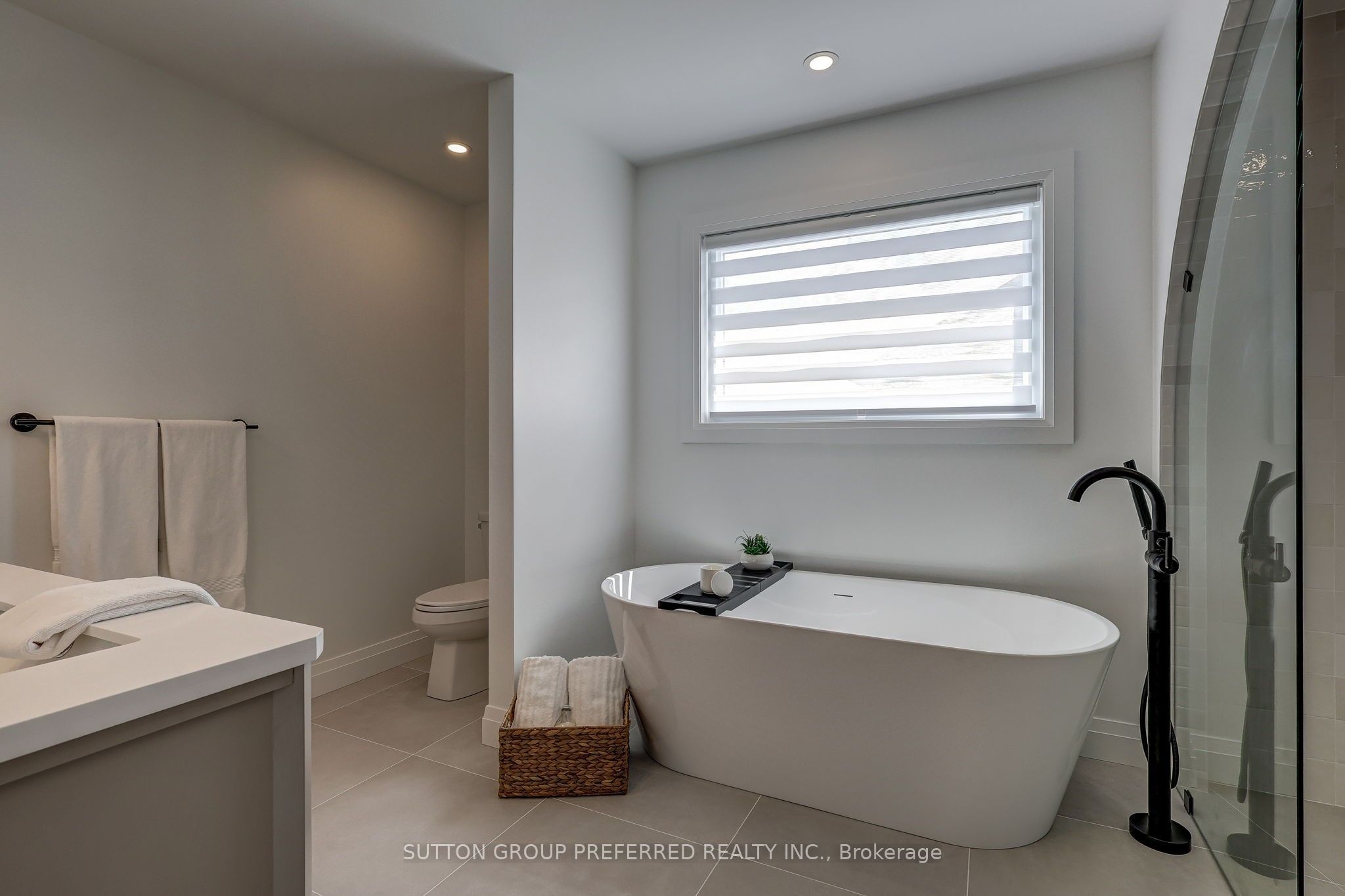 154910 15th Line Property Photo 36
