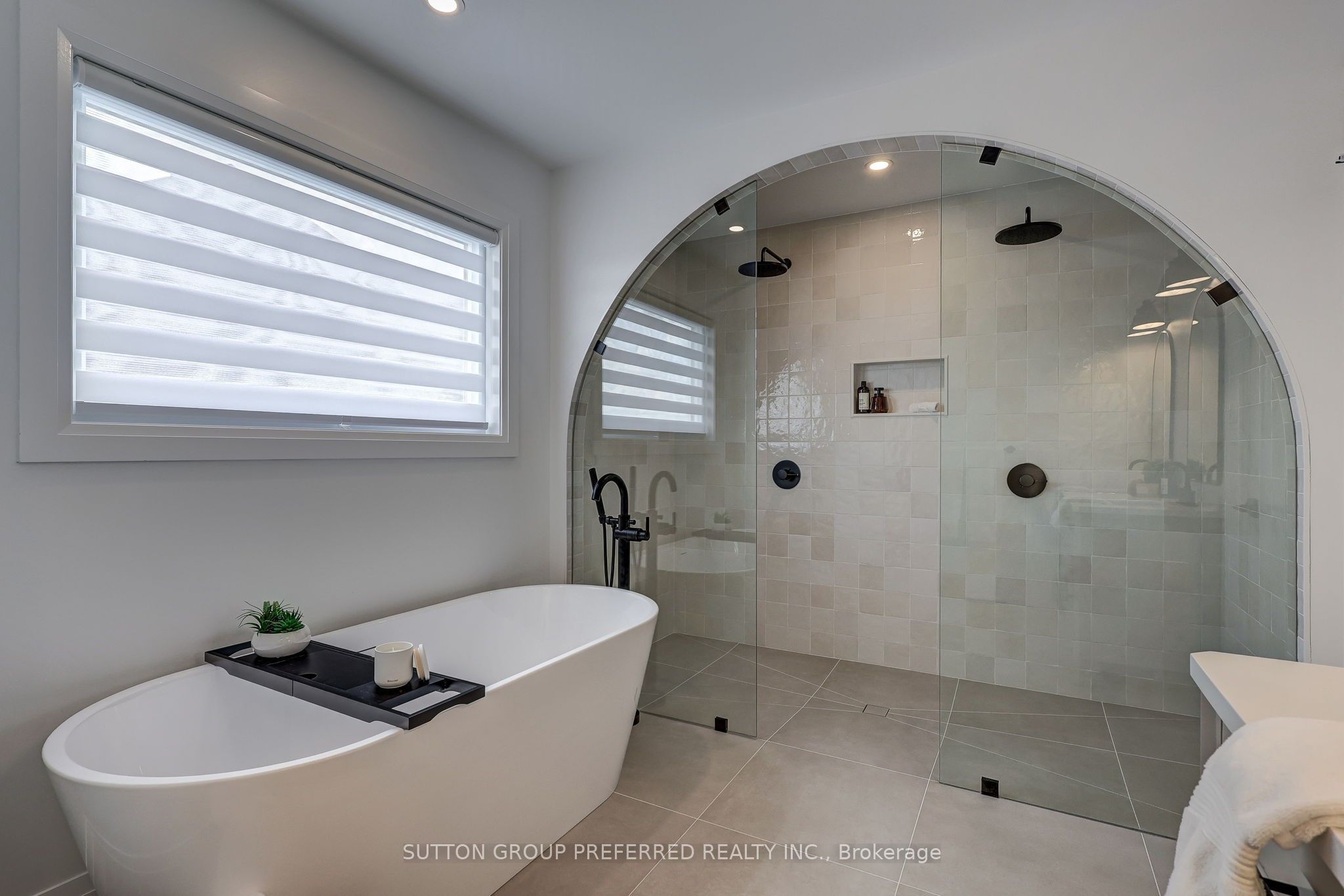 154910 15th Line Property Photo 38